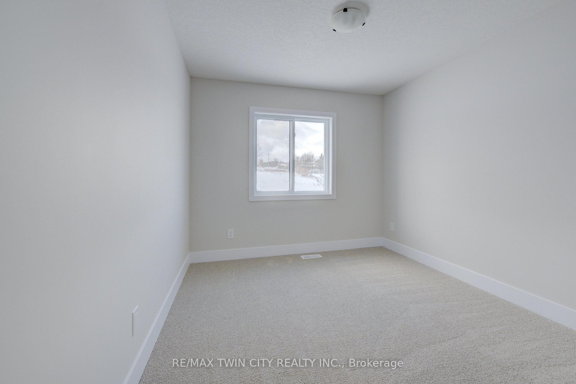 Photo 20 of 163 Dunnigan Drive, Kitchener, Grand River North — HOMEH
