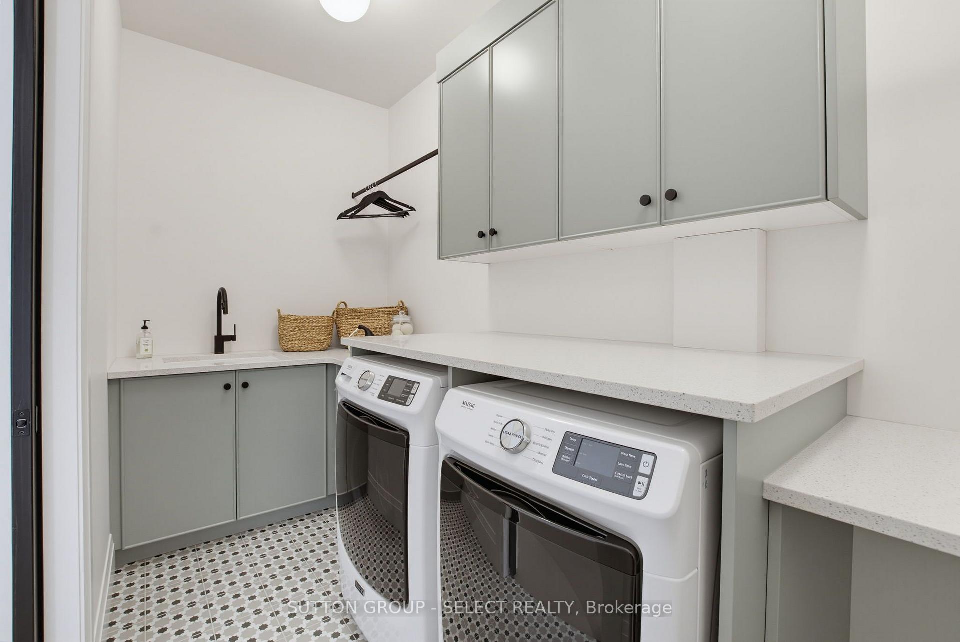 Photo 30 of 588 Creekview Chase, London, North R — HOMEH