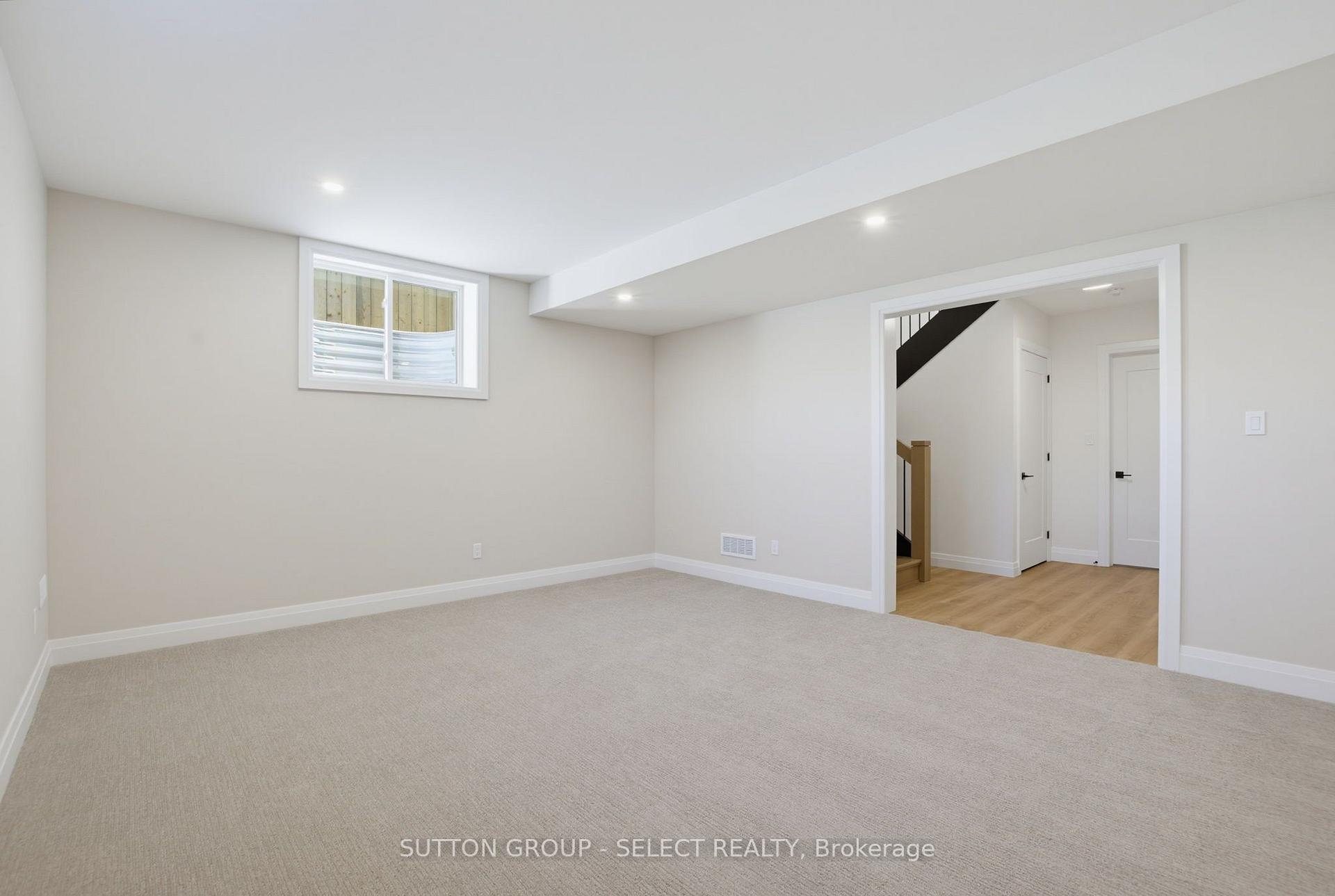 Photo 32 of 588 Creekview Chase, London, North R — HOMEH