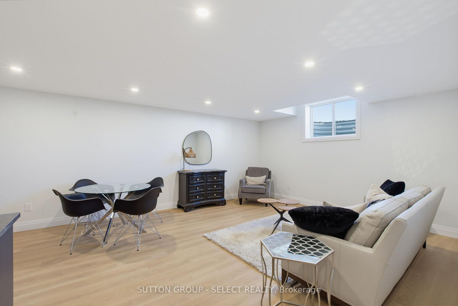 Photo 35 of 588 Creekview Chase, London, North R — HOMEH