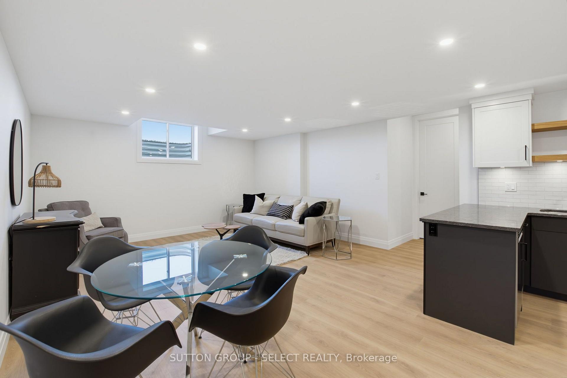 Photo 36 of 588 Creekview Chase, London, North R — HOMEH