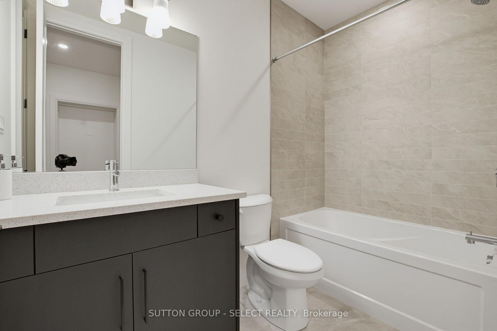 Photo 41 of 588 Creekview Chase, London, North R — HOMEH