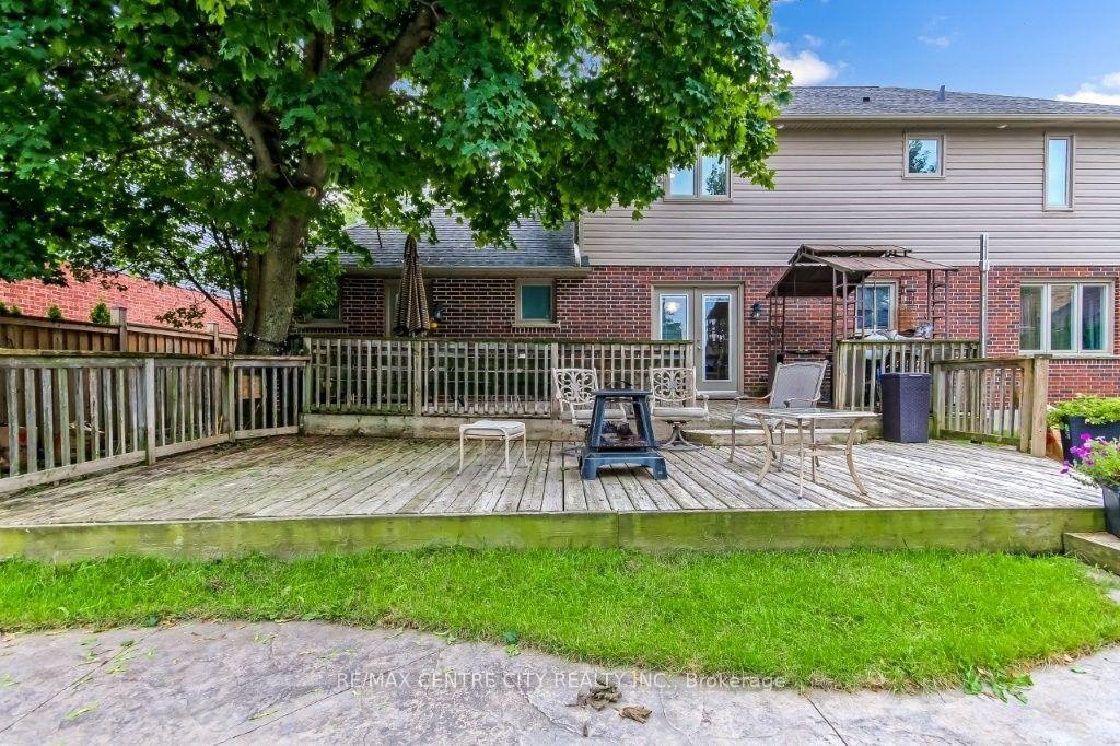 Photo 25 of 3910 Stacey Crescent, London, South V — HOMEH