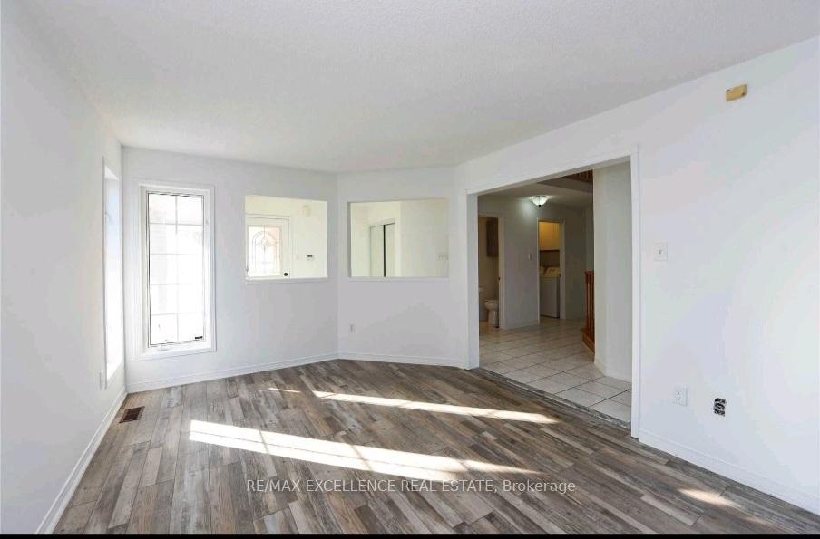 Photo 7 of Unit Upper, 24 Hayloft Court, Brampton, Fletcher's Creek Village — HOMEH