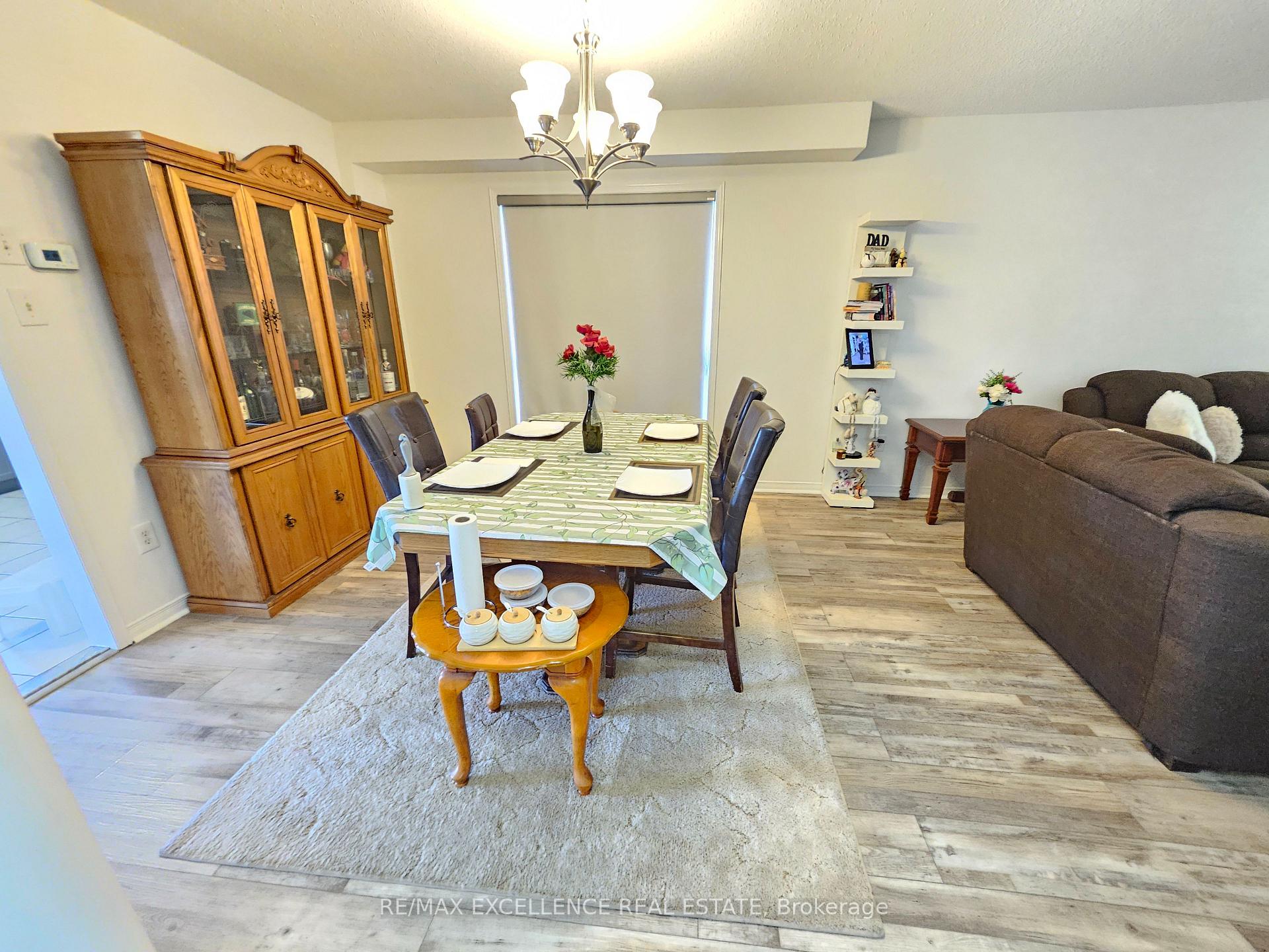Photo 10 of Unit Upper, 24 Hayloft Court, Brampton, Fletcher's Creek Village — HOMEH
