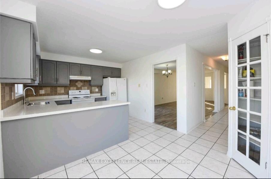 Photo 12 of Unit Upper, 24 Hayloft Court, Brampton, Fletcher's Creek Village — HOMEH