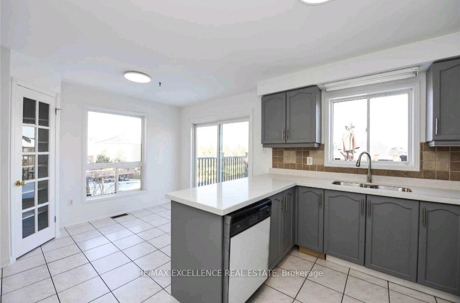 Photo 13 of Unit Upper, 24 Hayloft Court, Brampton, Fletcher's Creek Village — HOMEH