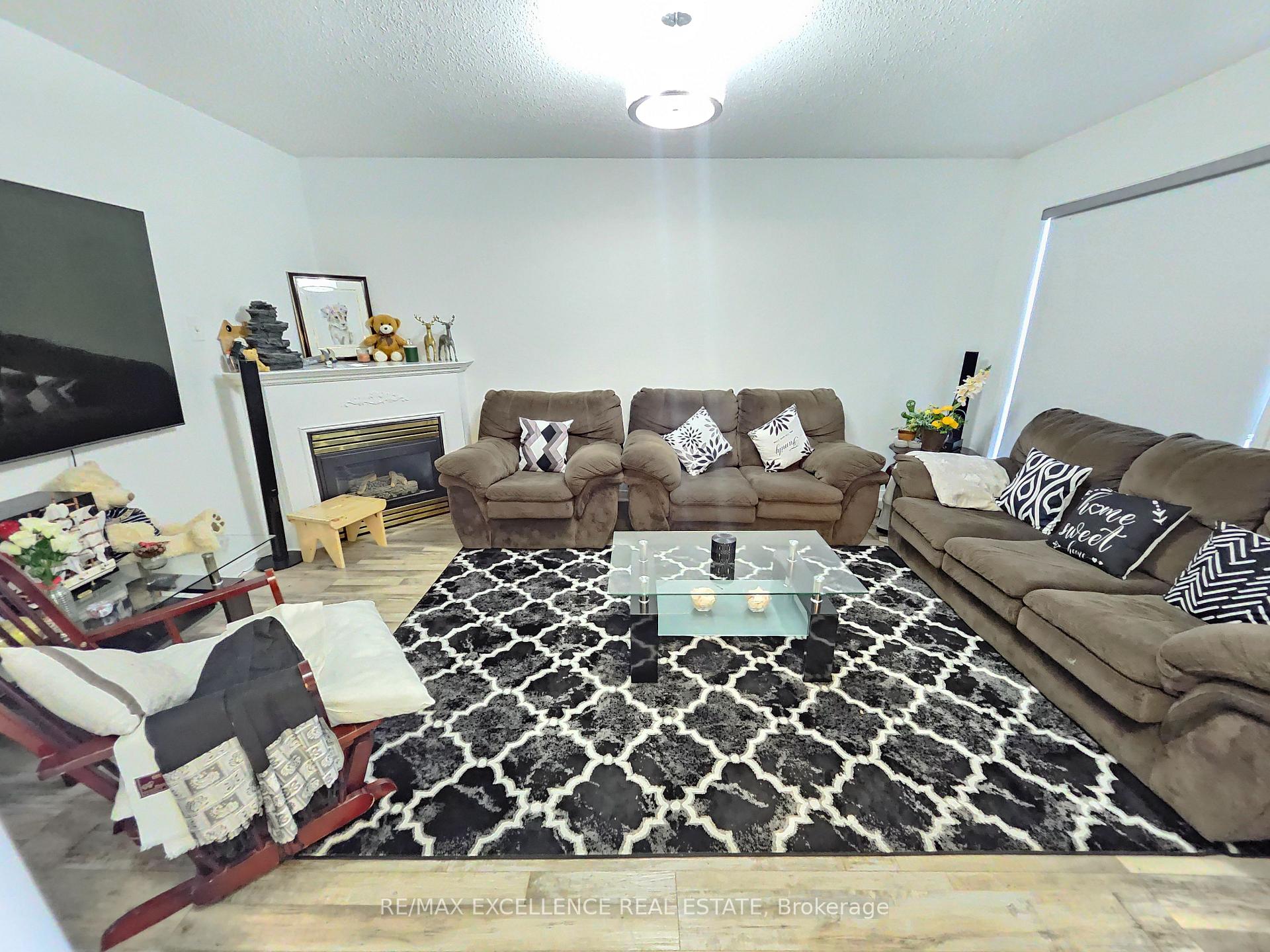 Photo 15 of Unit Upper, 24 Hayloft Court, Brampton, Fletcher's Creek Village — HOMEH