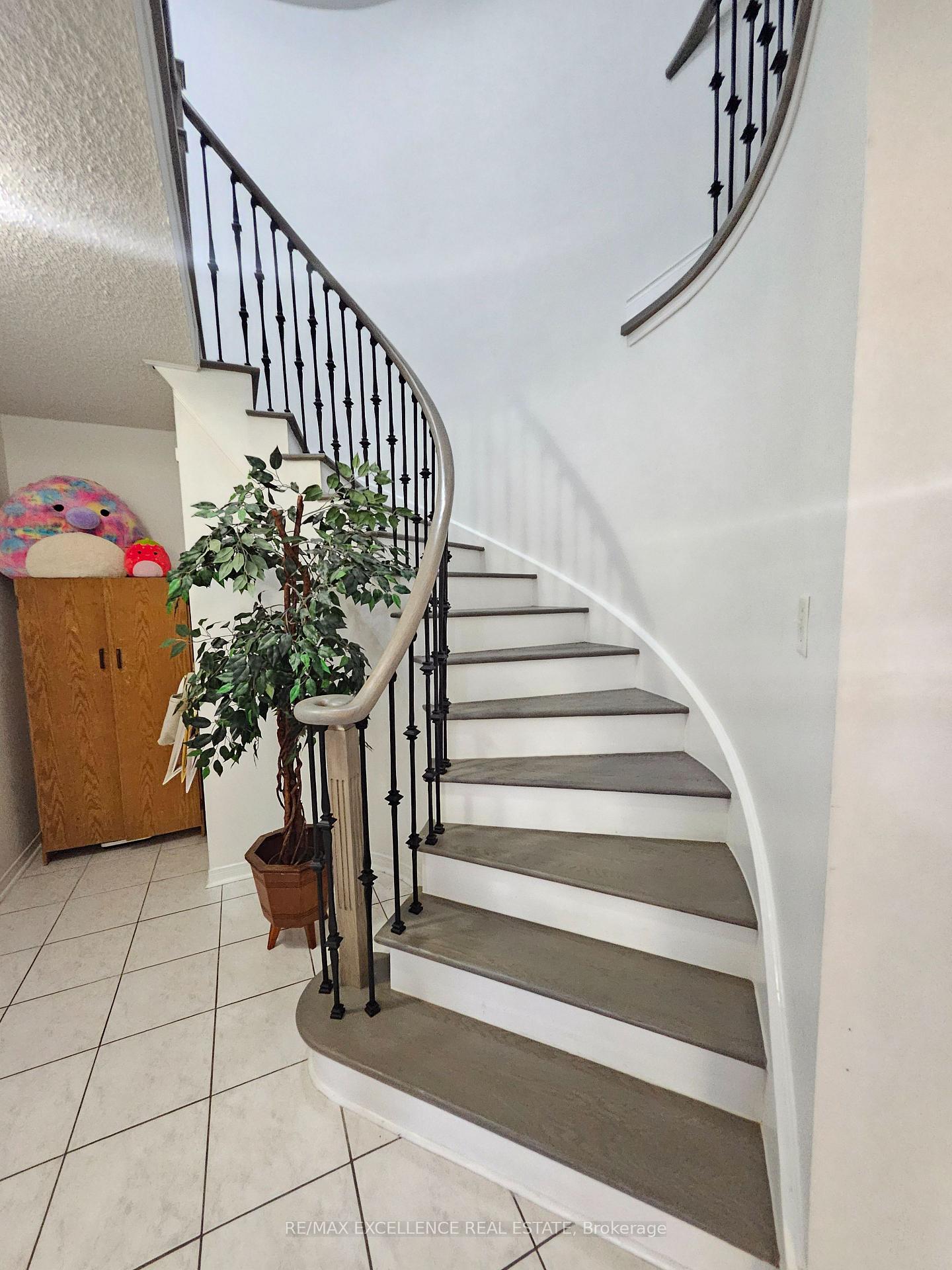 Photo 18 of Unit Upper, 24 Hayloft Court, Brampton, Fletcher's Creek Village — HOMEH