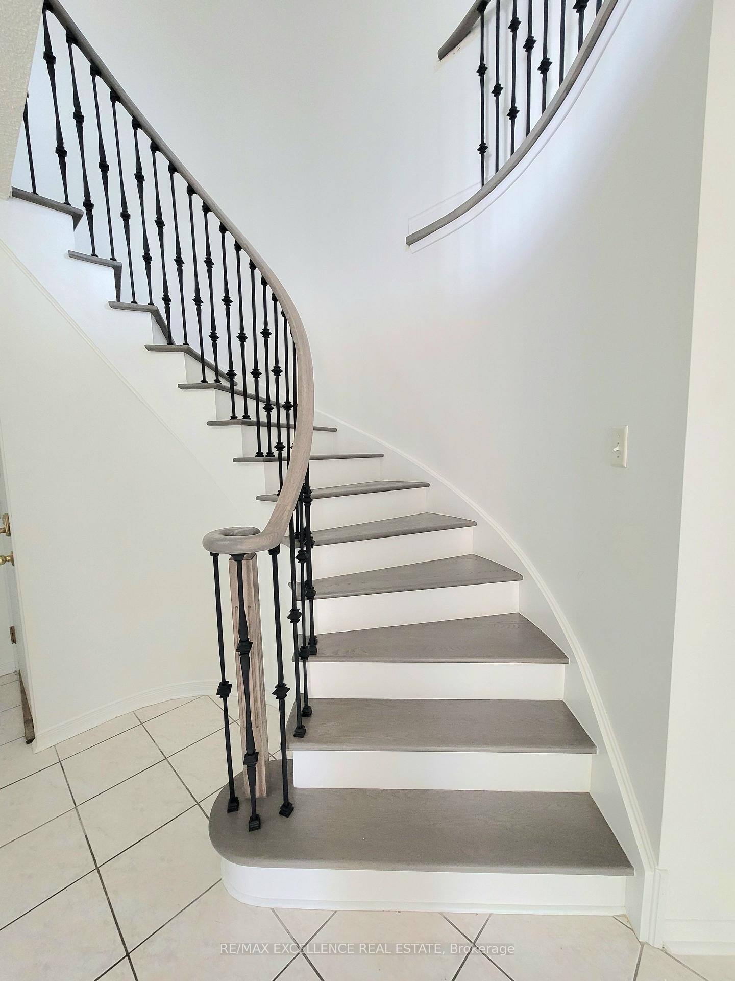 Photo 19 of Unit Upper, 24 Hayloft Court, Brampton, Fletcher's Creek Village — HOMEH
