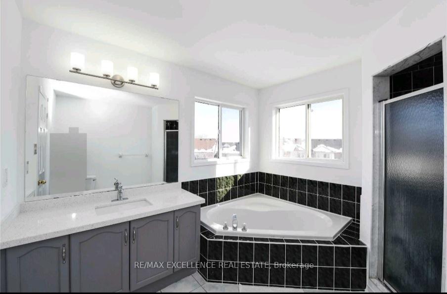 Photo 23 of Unit Upper, 24 Hayloft Court, Brampton, Fletcher's Creek Village — HOMEH