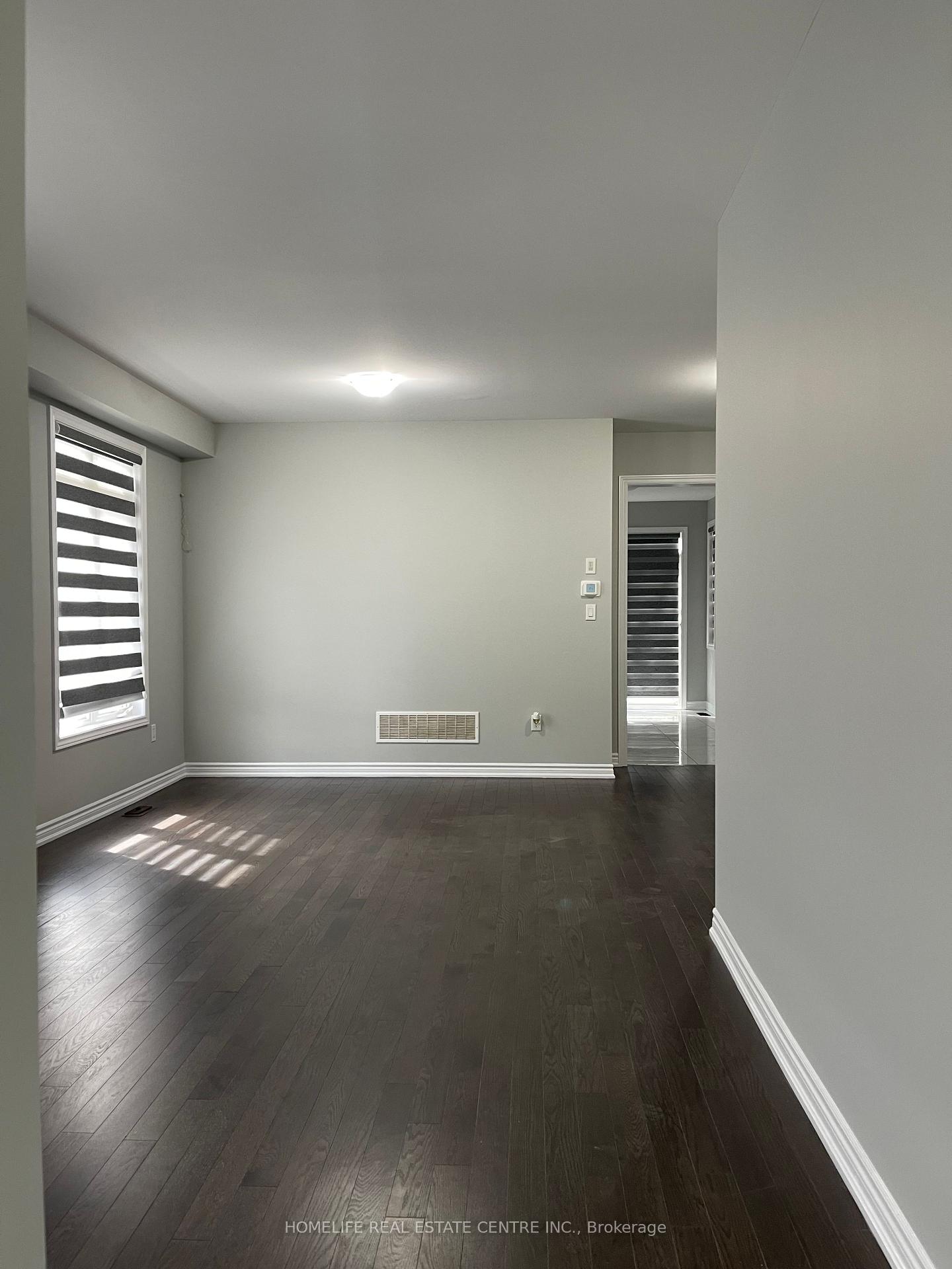 Photo 3 of Unit Upstairs, 29 Puffin Crescent, Brampton, Sandringham-Wellington North — HOMEH
