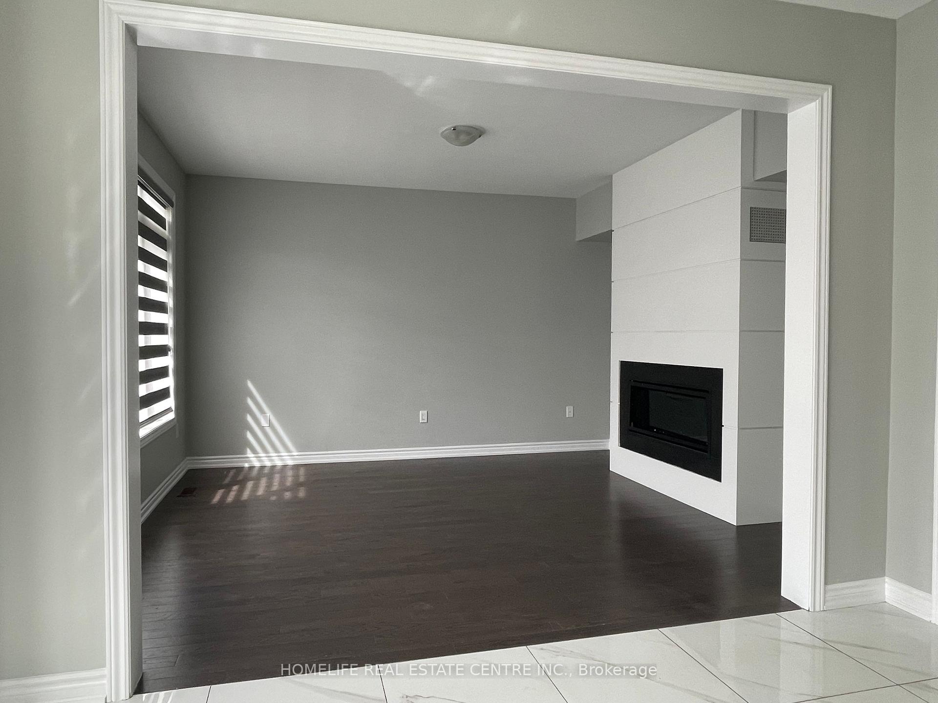 Photo 4 of Unit Upstairs, 29 Puffin Crescent, Brampton, Sandringham-Wellington North — HOMEH