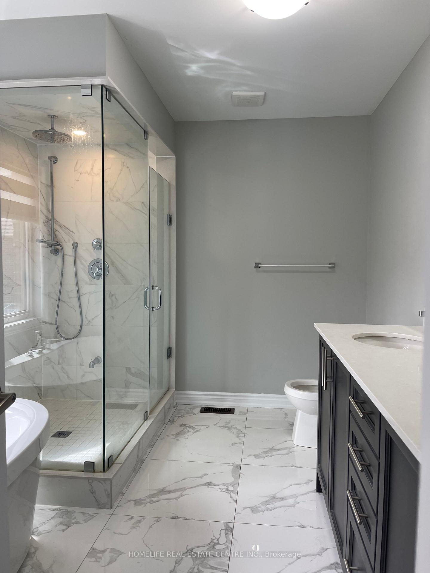 Photo 11 of Unit Upstairs, 29 Puffin Crescent, Brampton, Sandringham-Wellington North — HOMEH