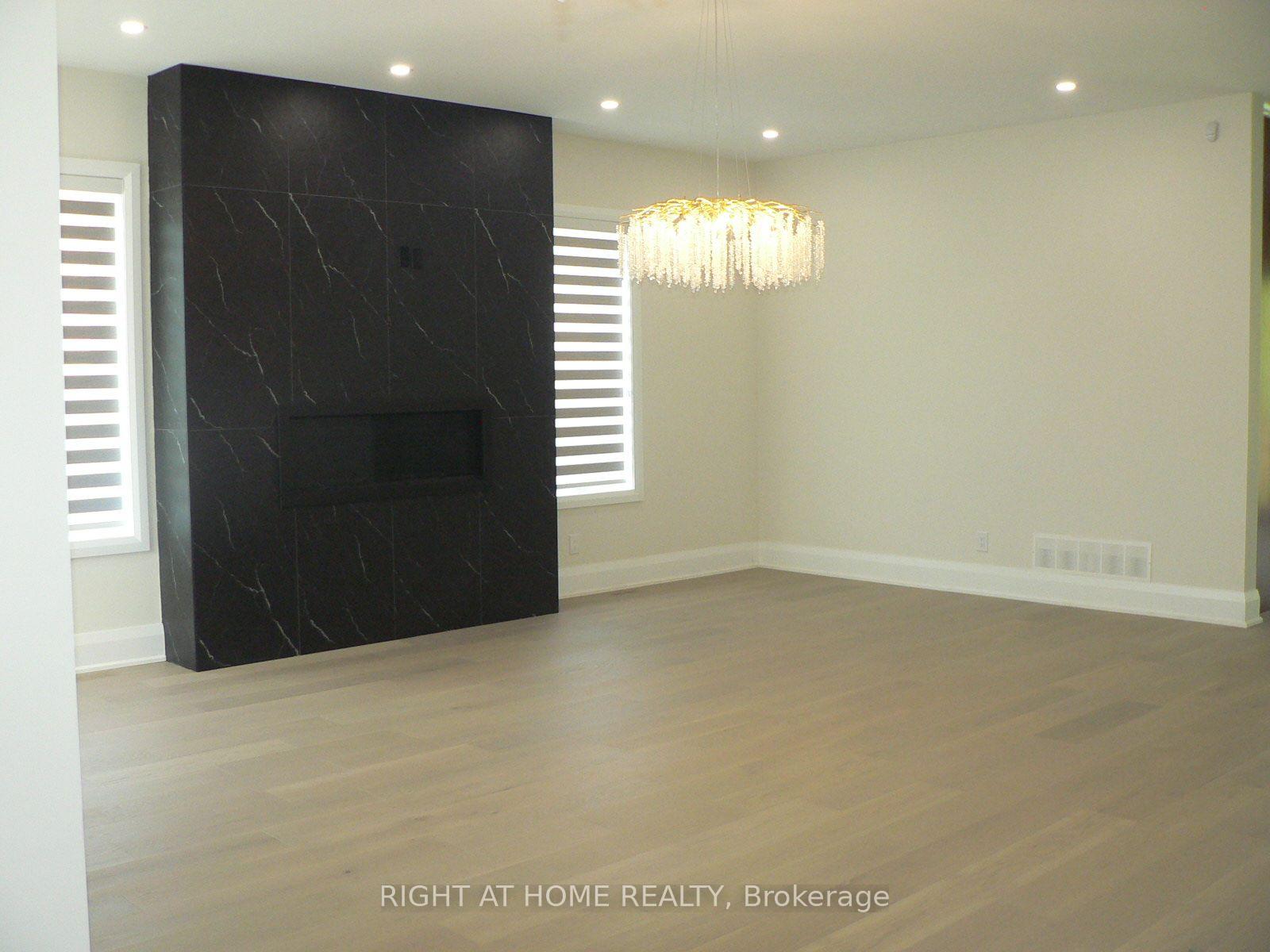 Photo 2 of 13 Bell Park Street, Ottawa, Stittsville (South) — HOMEH
