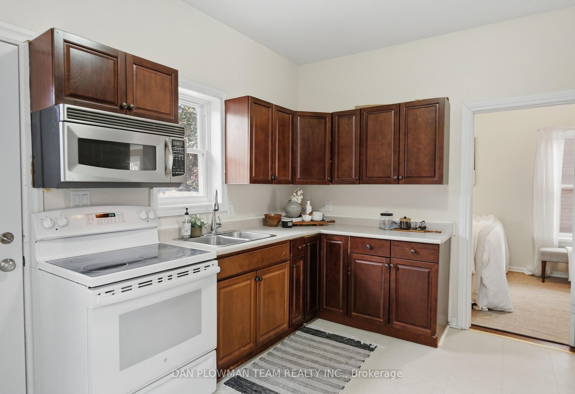 Photo 11 of 224 Arthur Street, Oshawa, Central — HOMEH