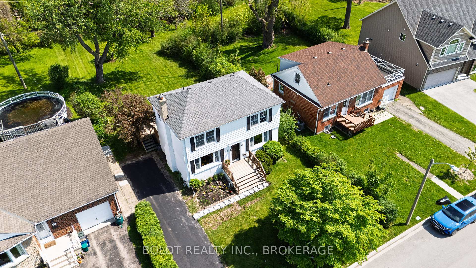 Photo 5 of 35 Rivercrest Drive, St. Catharines, Glendale/Glenridge — HOMEH