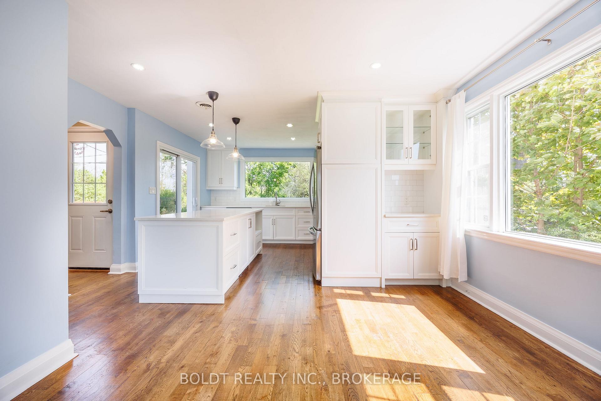 Photo 7 of 35 Rivercrest Drive, St. Catharines, Glendale/Glenridge — HOMEH