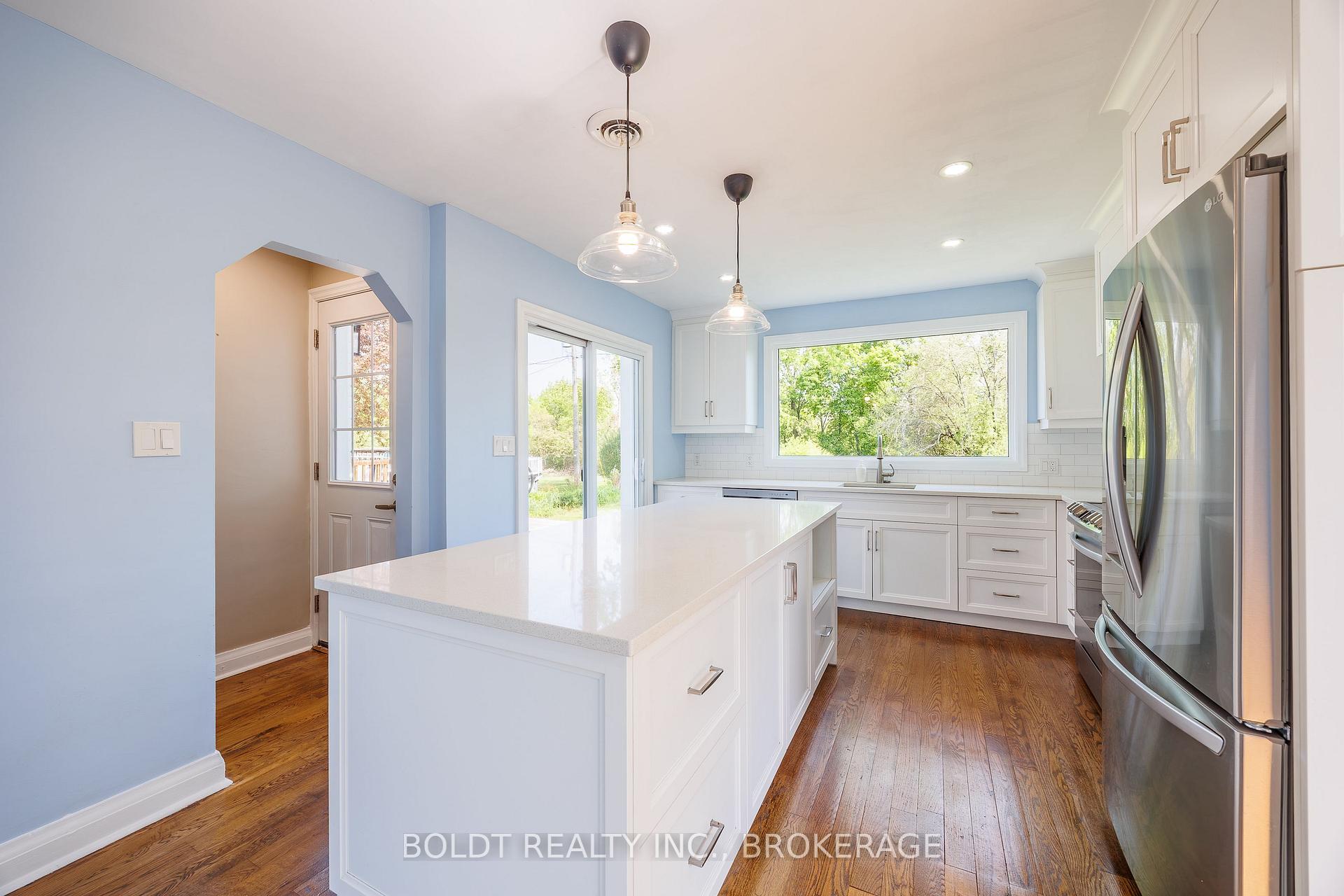 Photo 9 of 35 Rivercrest Drive, St. Catharines, Glendale/Glenridge — HOMEH