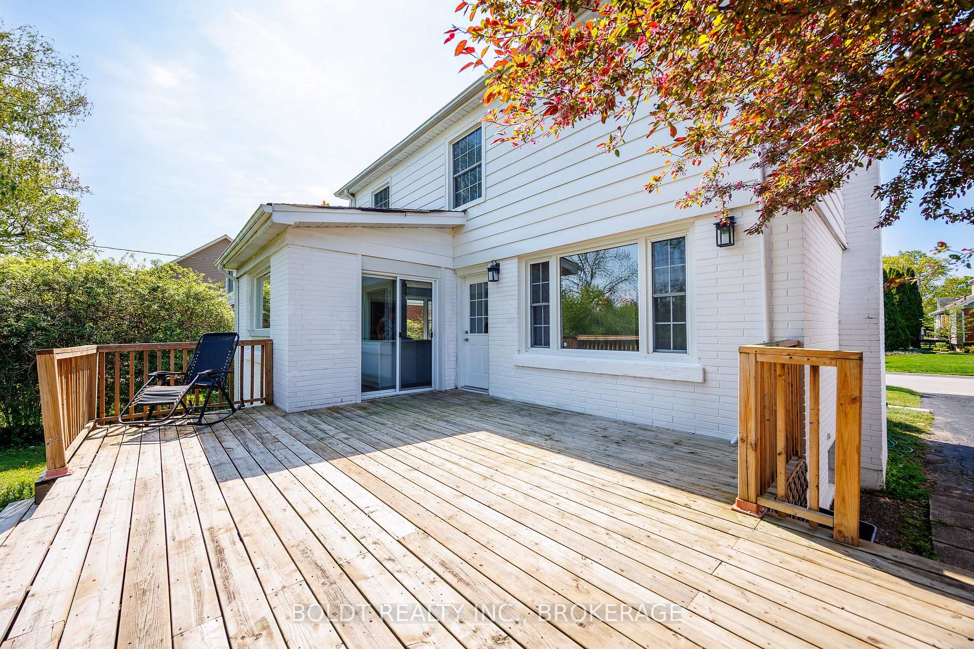 Photo 19 of 35 Rivercrest Drive, St. Catharines, Glendale/Glenridge — HOMEH
