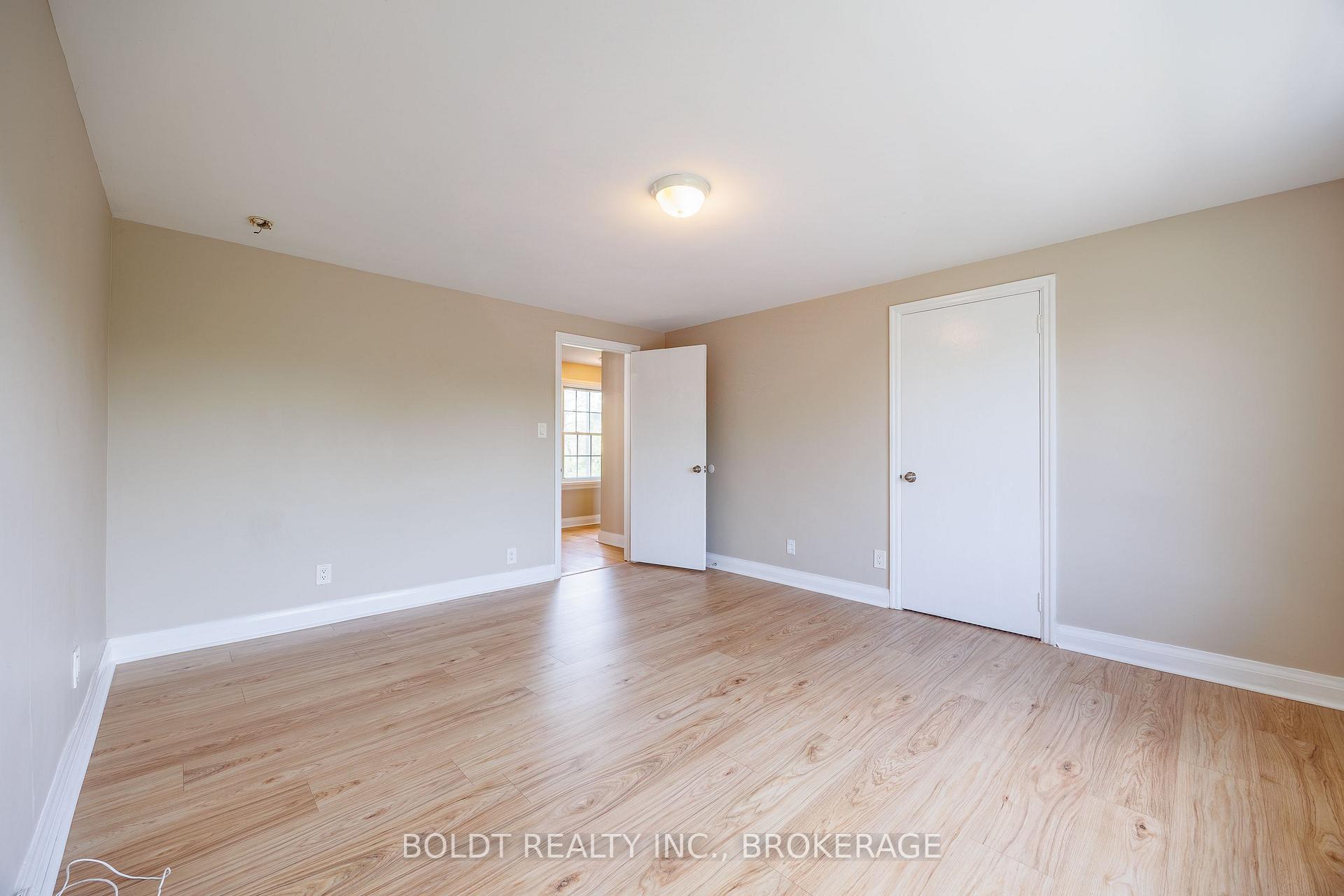 Photo 29 of 35 Rivercrest Drive, St. Catharines, Glendale/Glenridge — HOMEH