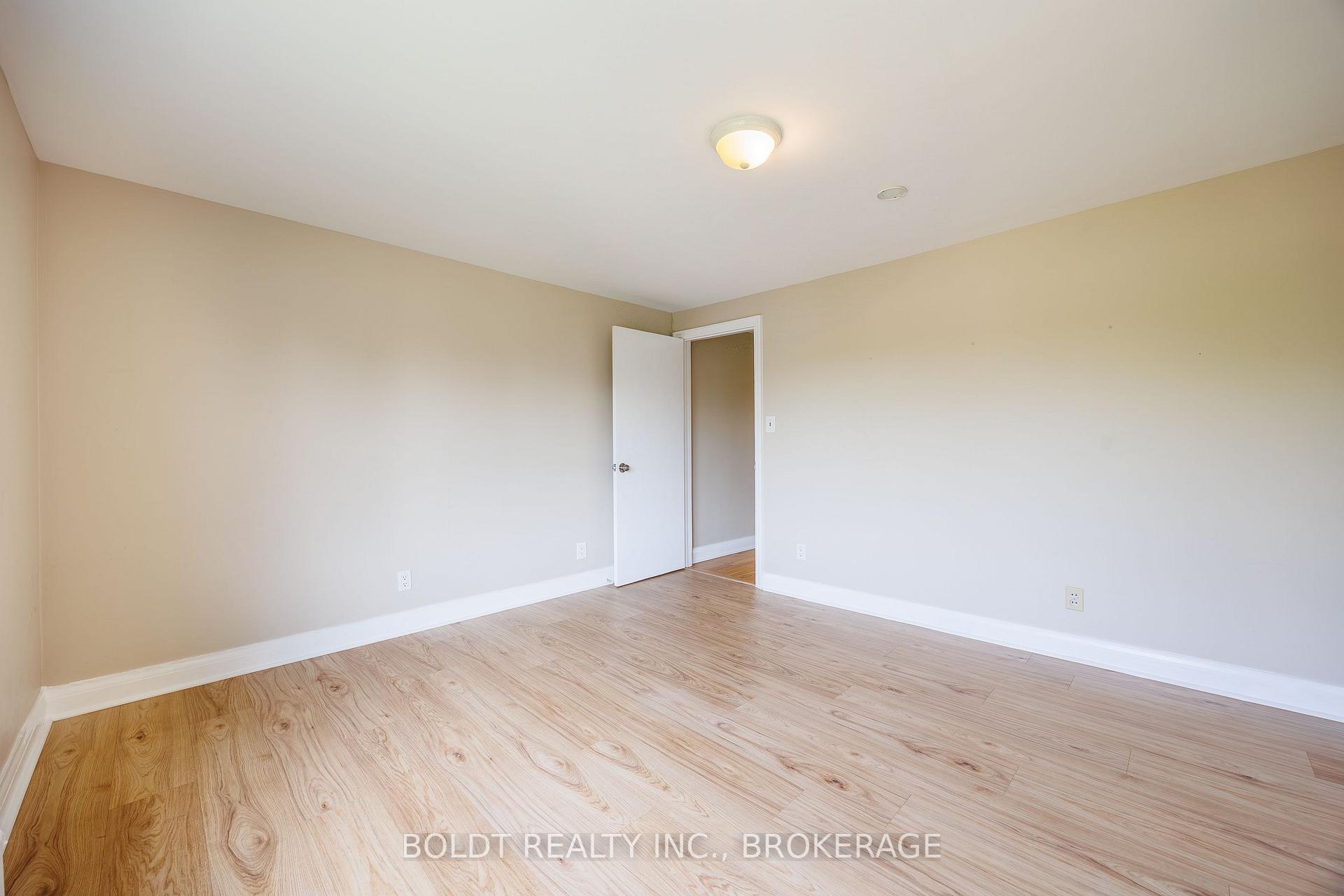 Photo 30 of 35 Rivercrest Drive, St. Catharines, Glendale/Glenridge — HOMEH