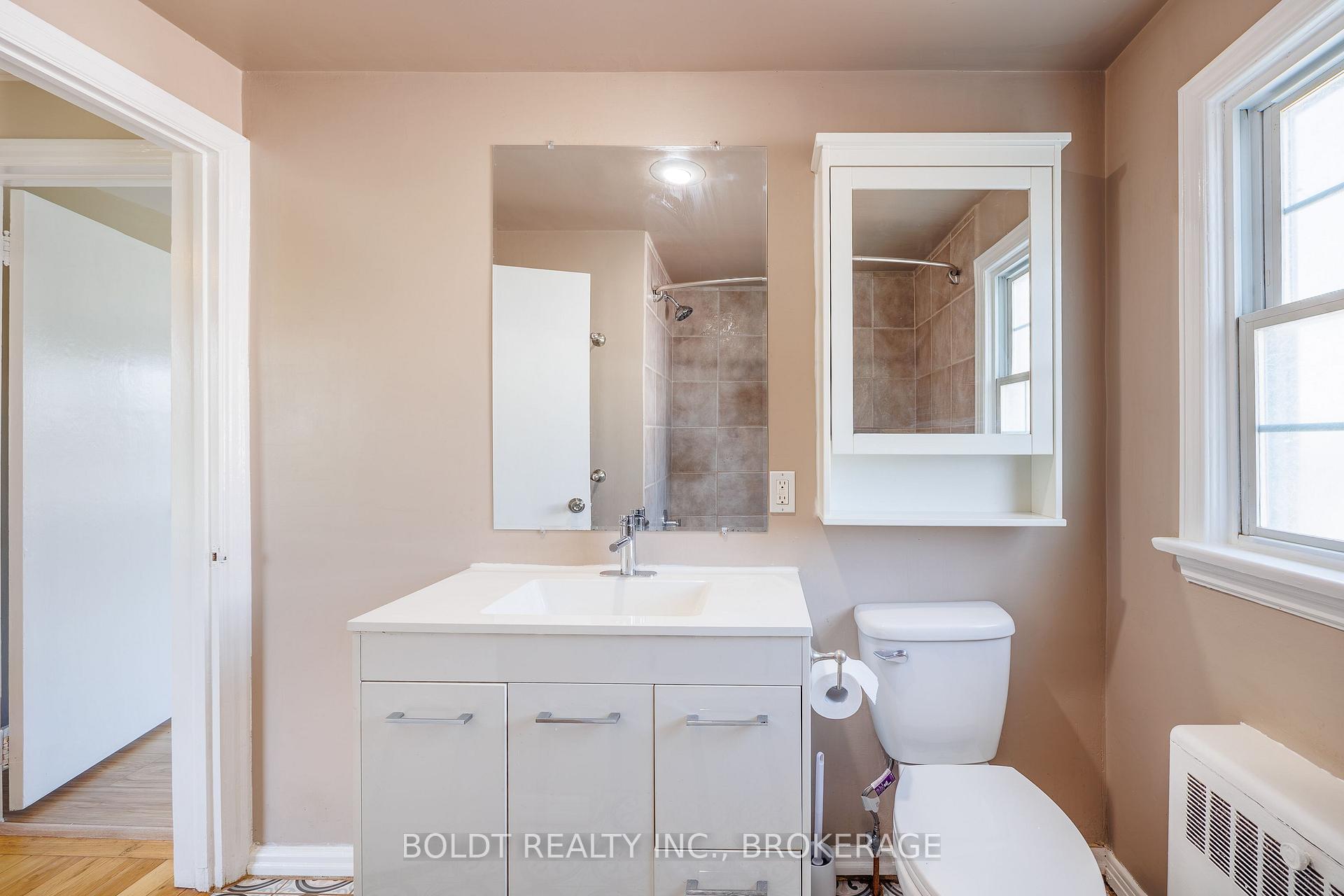 Photo 32 of 35 Rivercrest Drive, St. Catharines, Glendale/Glenridge — HOMEH