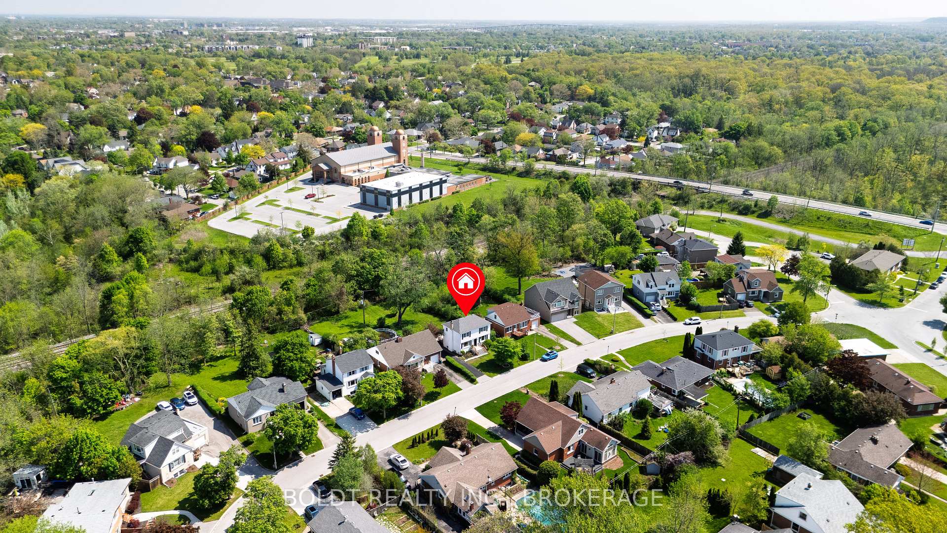 Photo 46 of 35 Rivercrest Drive, St. Catharines, Glendale/Glenridge — HOMEH