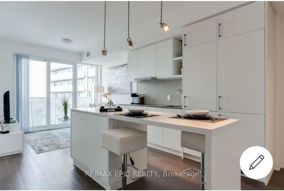 Photo 2 of Unit 5705, 100 Harbour Street, Toronto, Waterfront Communities — HOMEH
