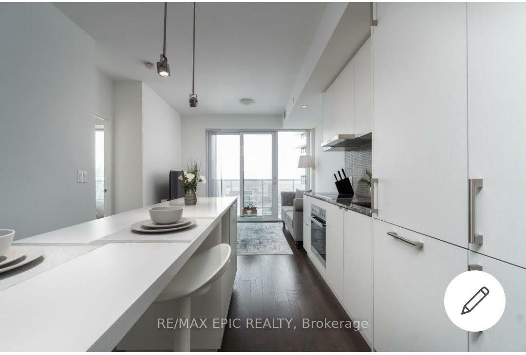 Photo 4 of Unit 5705, 100 Harbour Street, Toronto, Waterfront Communities — HOMEH