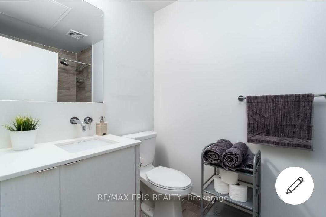 Photo 5 of Unit 5705, 100 Harbour Street, Toronto, Waterfront Communities — HOMEH