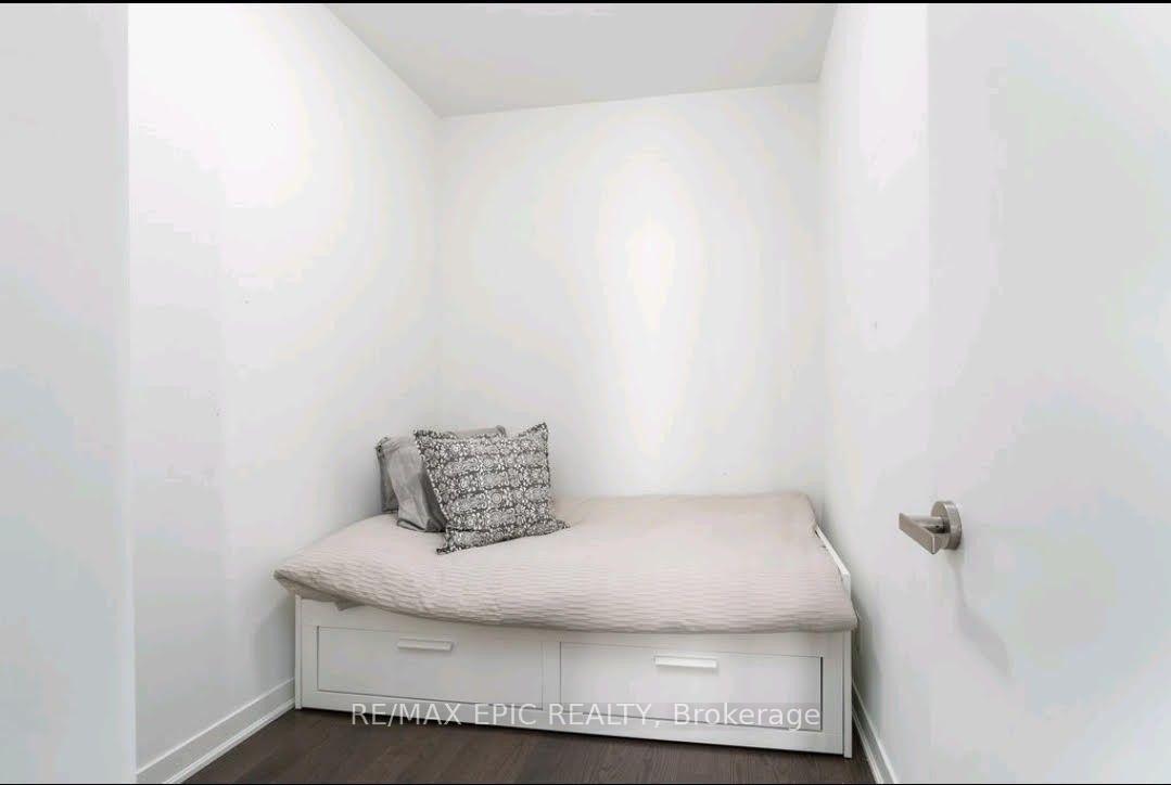 Photo 7 of Unit 5705, 100 Harbour Street, Toronto, Waterfront Communities — HOMEH