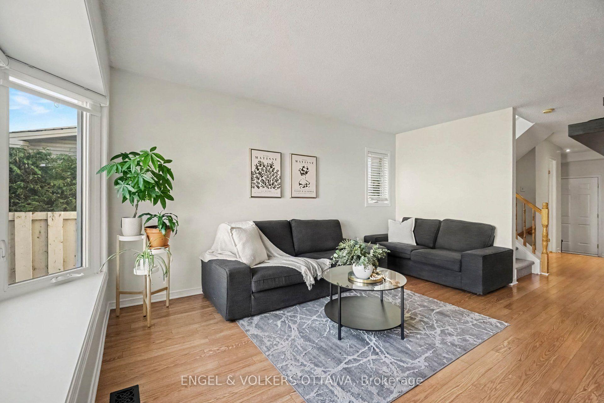 Photo 7 of 11 Longshire Circle, Ottawa, Barrhaven - Longfields — HOMEH