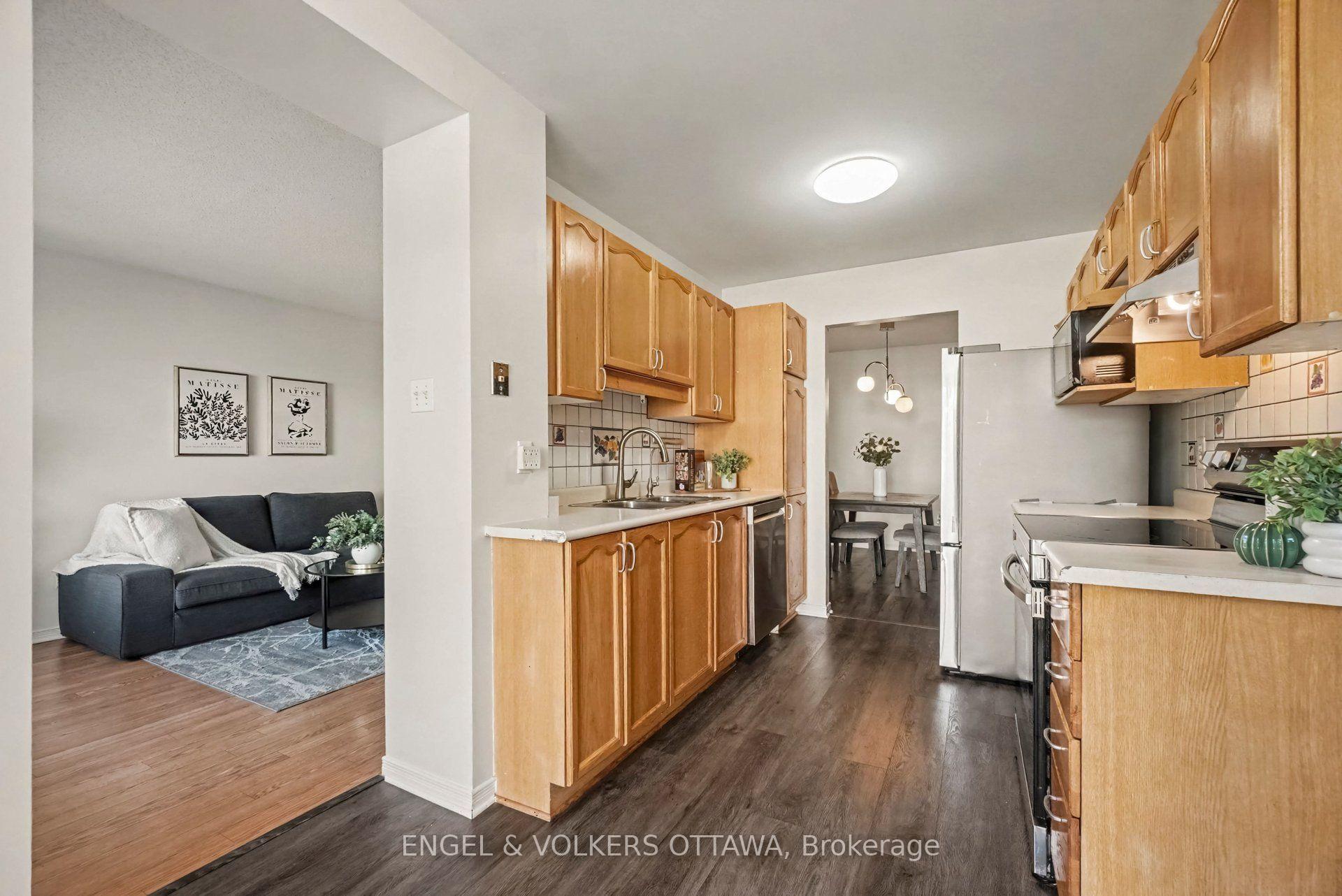 Photo 11 of 11 Longshire Circle, Ottawa, Barrhaven - Longfields — HOMEH