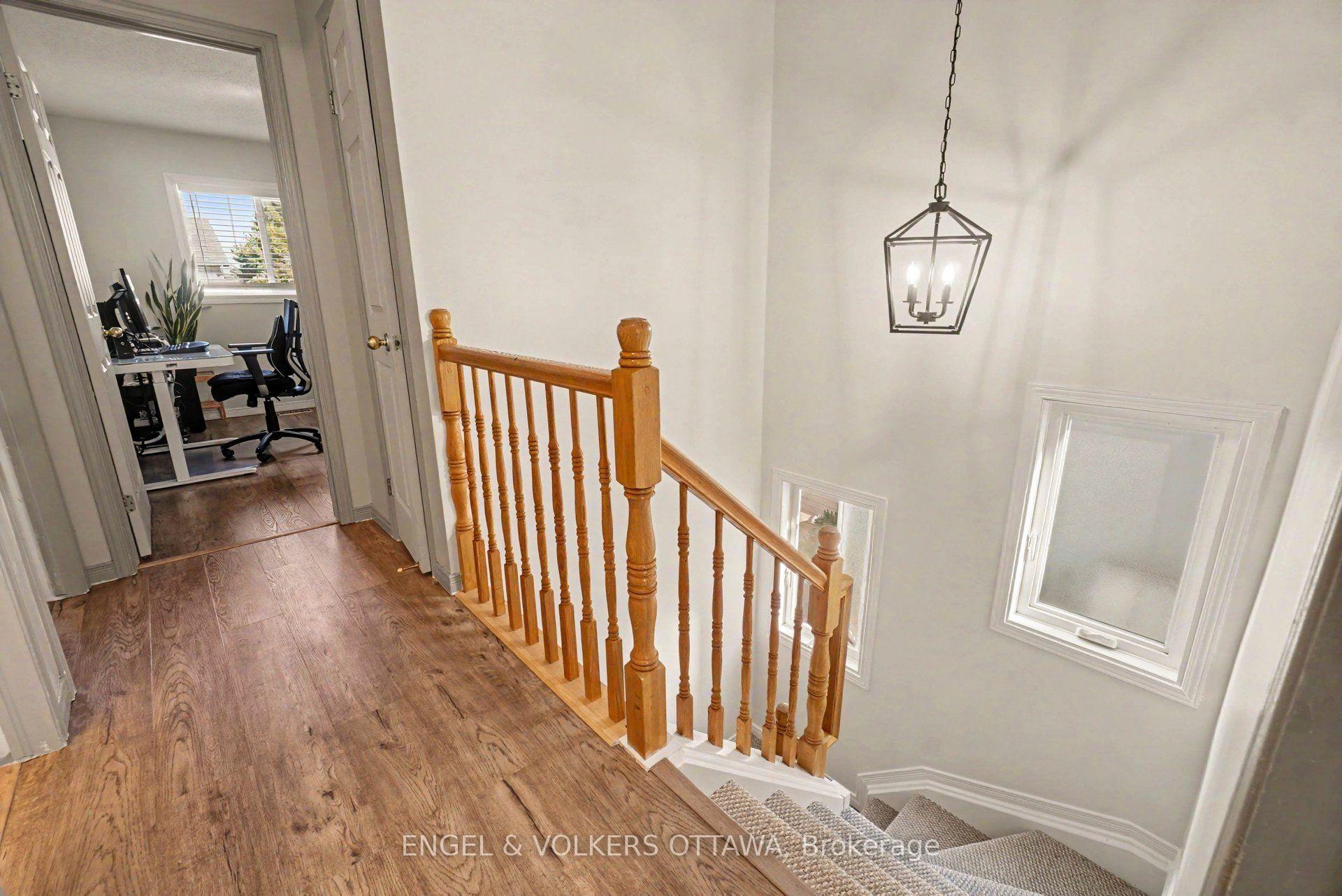 Photo 13 of 11 Longshire Circle, Ottawa, Barrhaven - Longfields — HOMEH