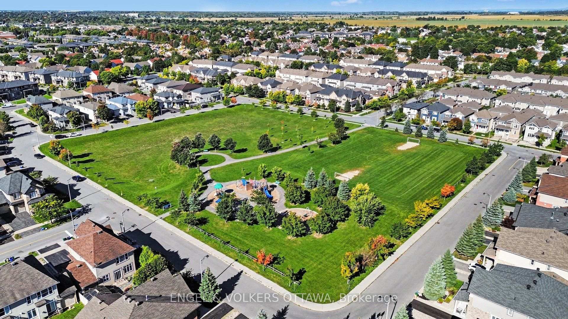 Photo 23 of 11 Longshire Circle, Ottawa, Barrhaven - Longfields — HOMEH