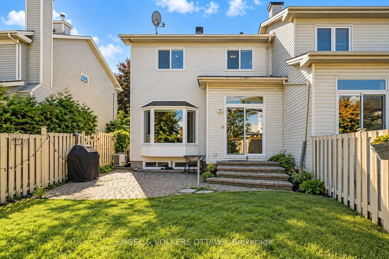 Photo 24 of 11 Longshire Circle, Ottawa, Barrhaven - Longfields — HOMEH