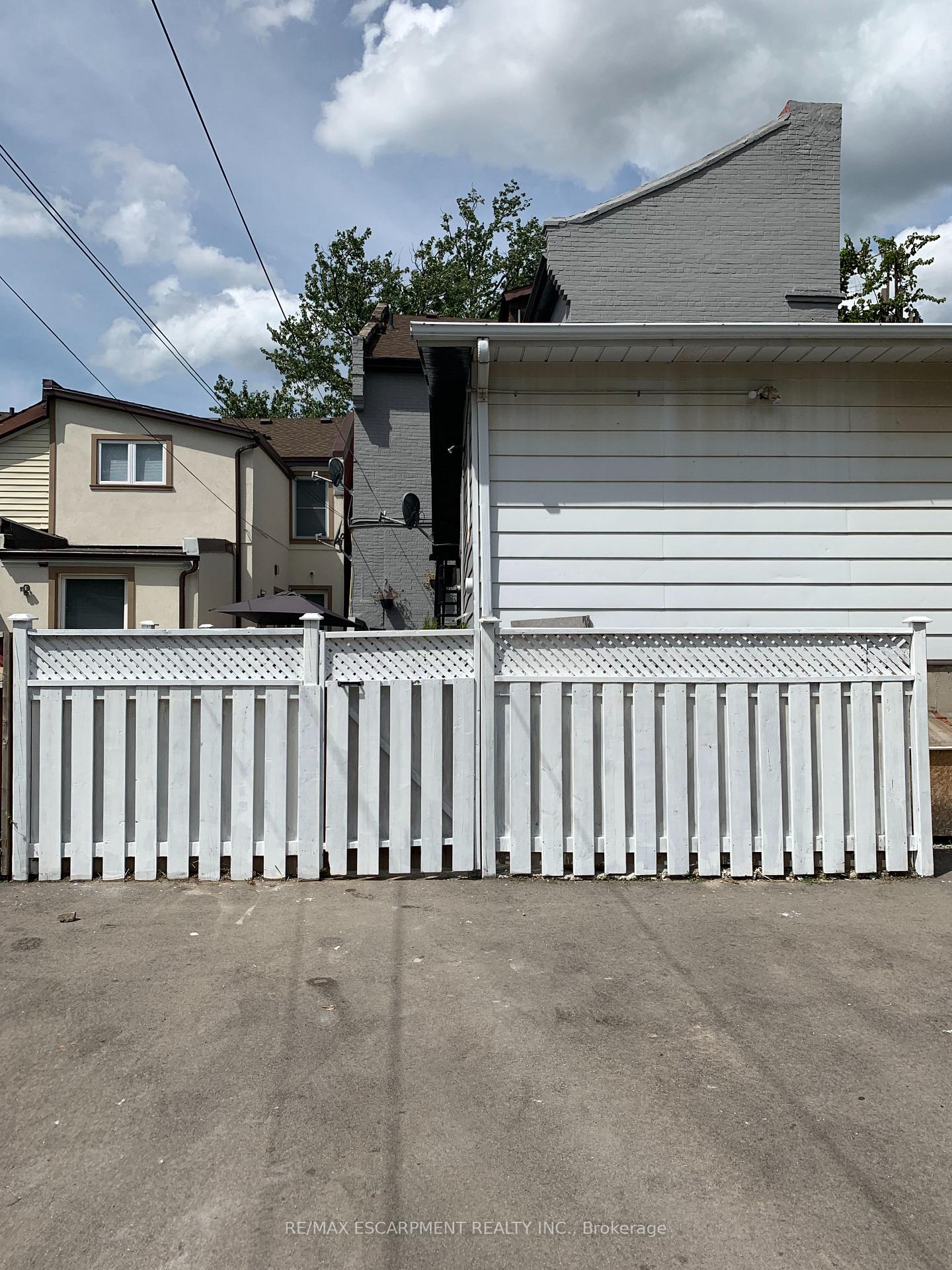 Photo 2 of Unit 5, 74 West Avenue N, Hamilton, Beasley — HOMEH
