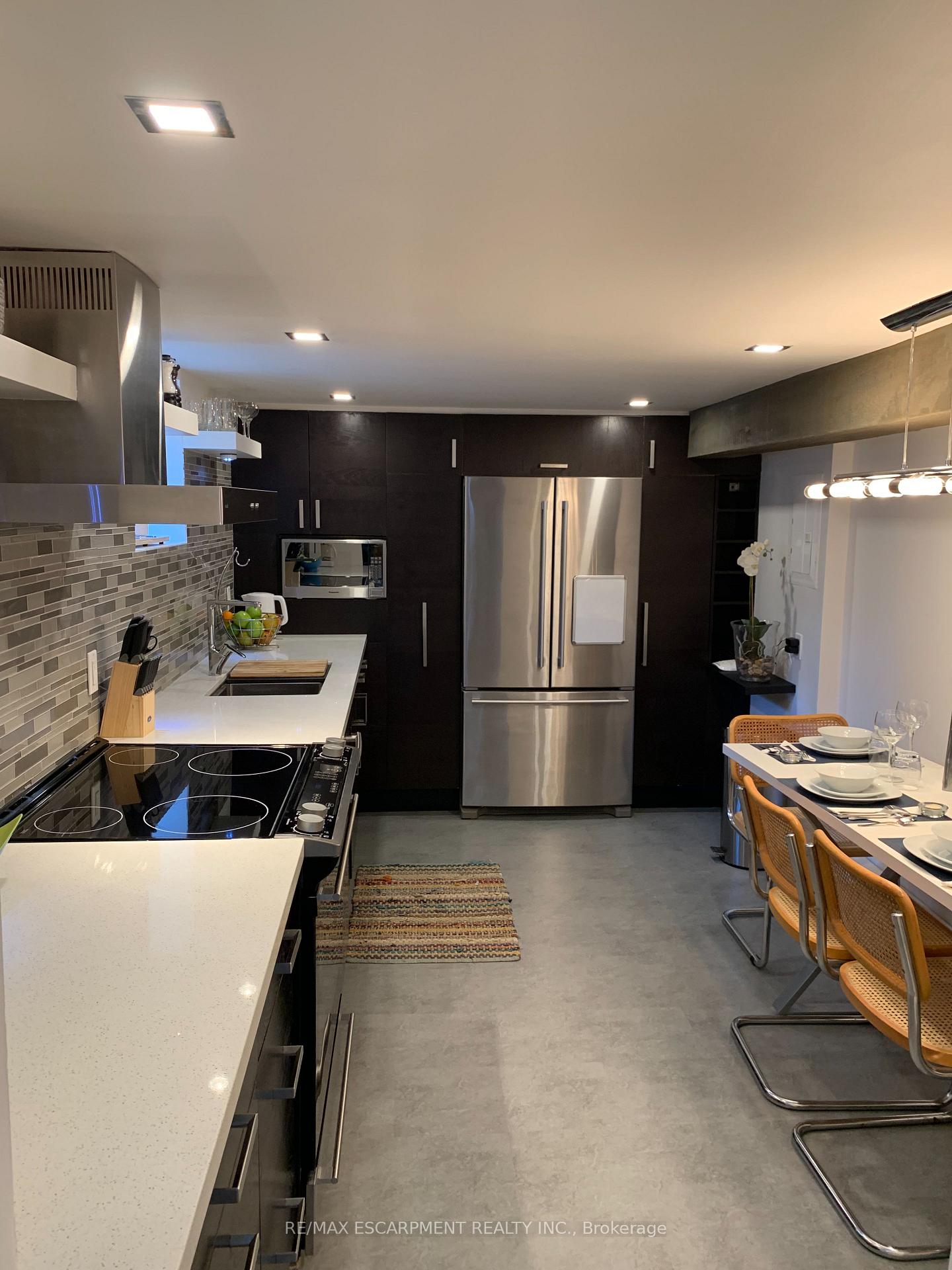 Photo 8 of Unit 5, 74 West Avenue N, Hamilton, Beasley — HOMEH