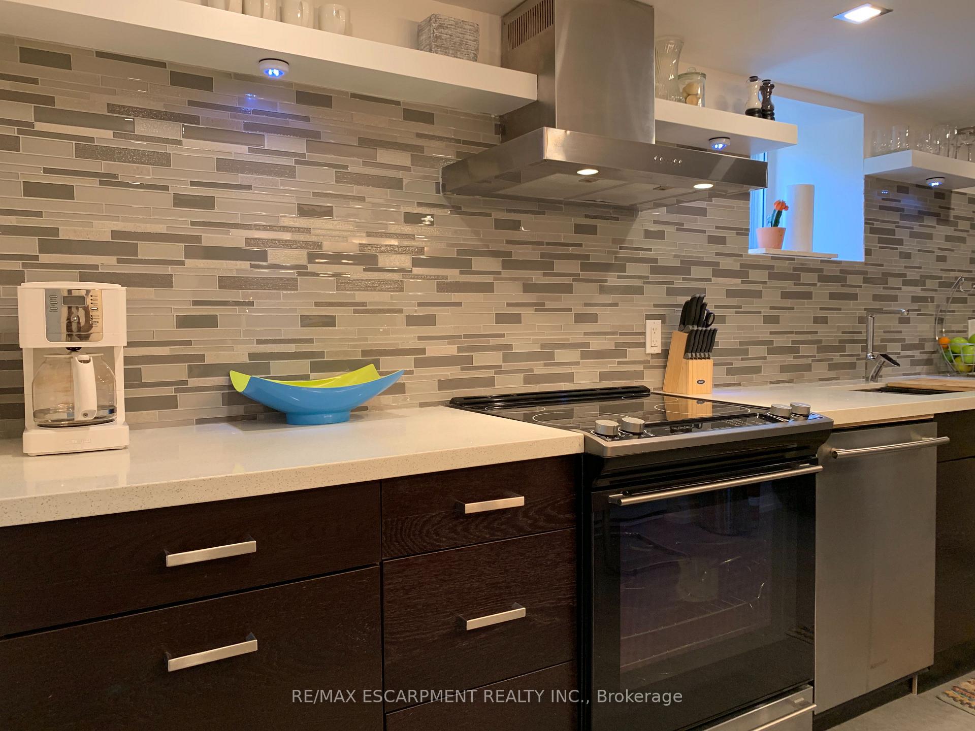 Photo 9 of Unit 5, 74 West Avenue N, Hamilton, Beasley — HOMEH