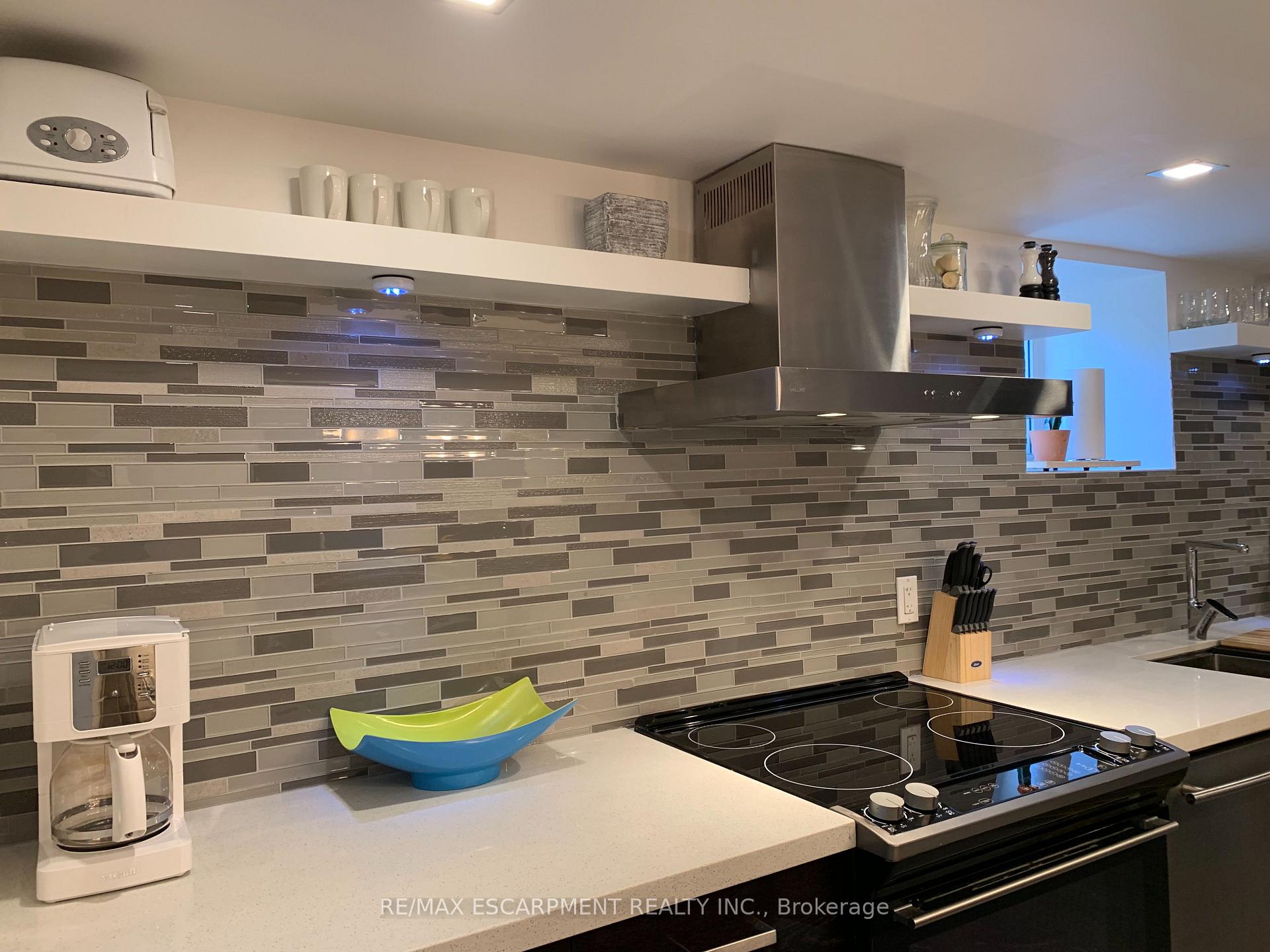 Photo 10 of Unit 5, 74 West Avenue N, Hamilton, Beasley — HOMEH