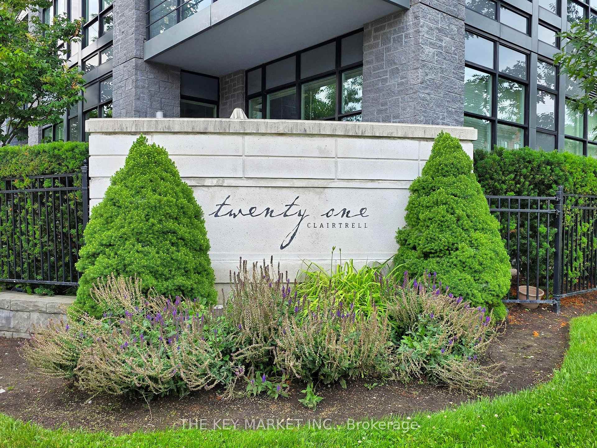 Photo 4 of Unit 217, 21 Clairtrell Road, North York, Willowdale East — HOMEH
