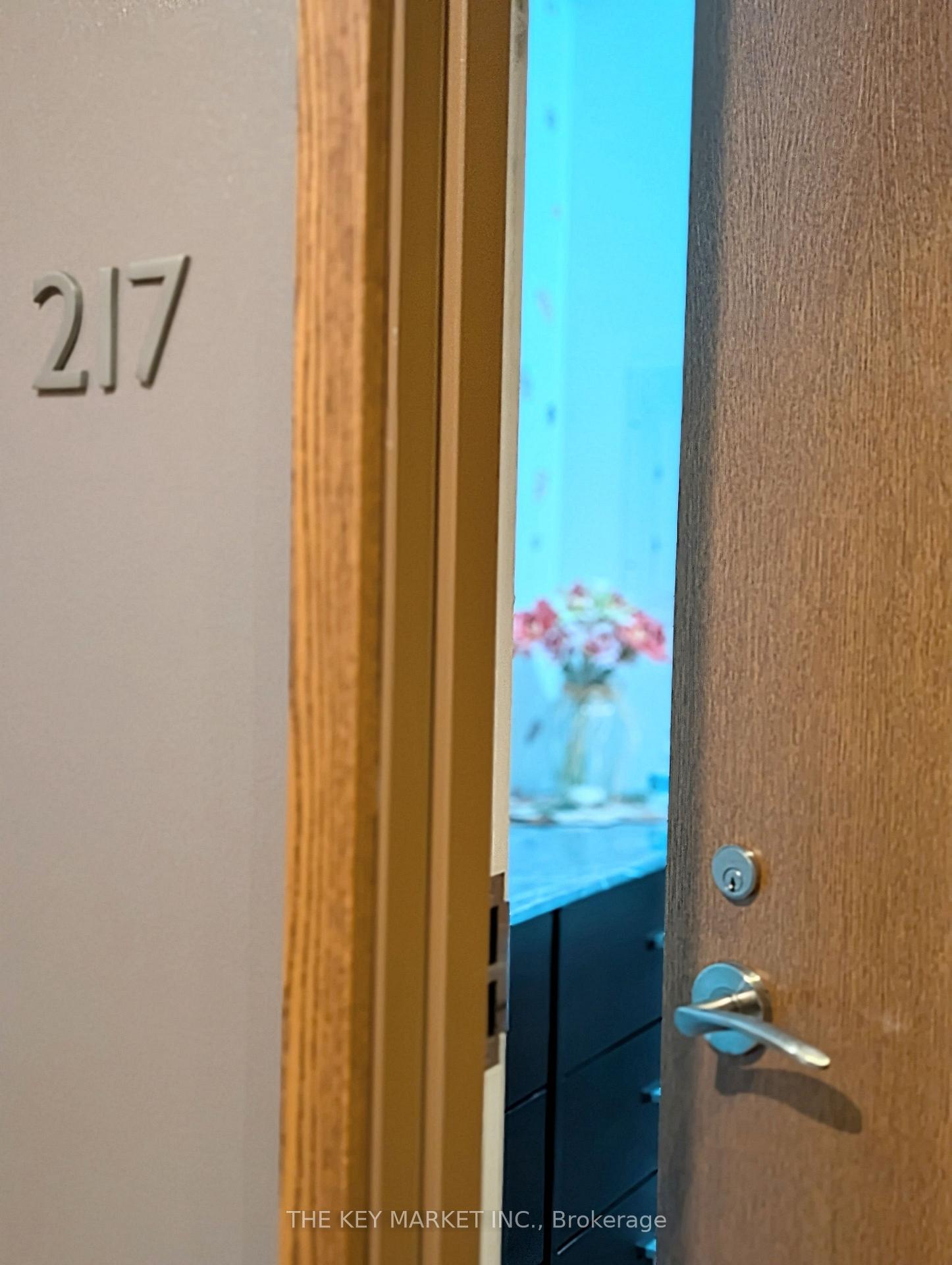 Photo 11 of Unit 217, 21 Clairtrell Road, North York, Willowdale East — HOMEH