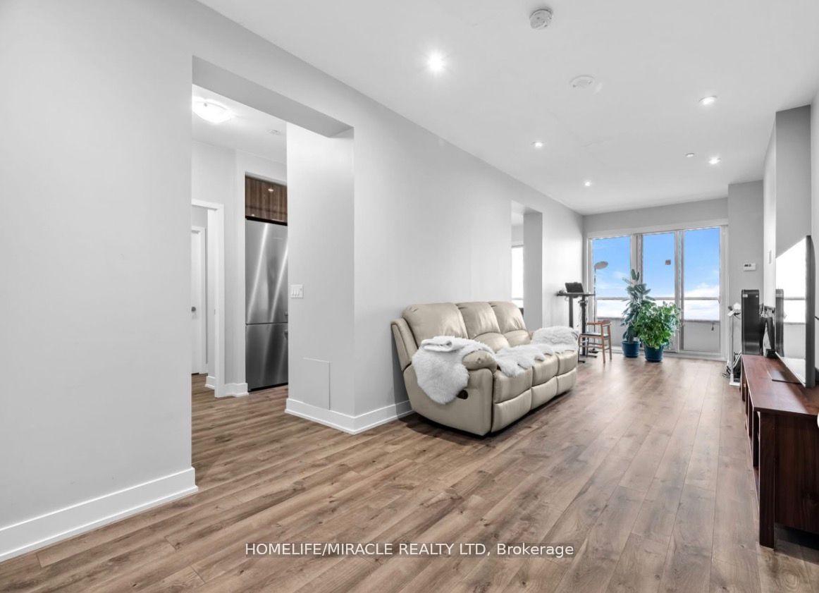 Photo 4 of Unit 4804, 20 Shore Breeze Drive, Etobicoke, Mimico — HOMEH