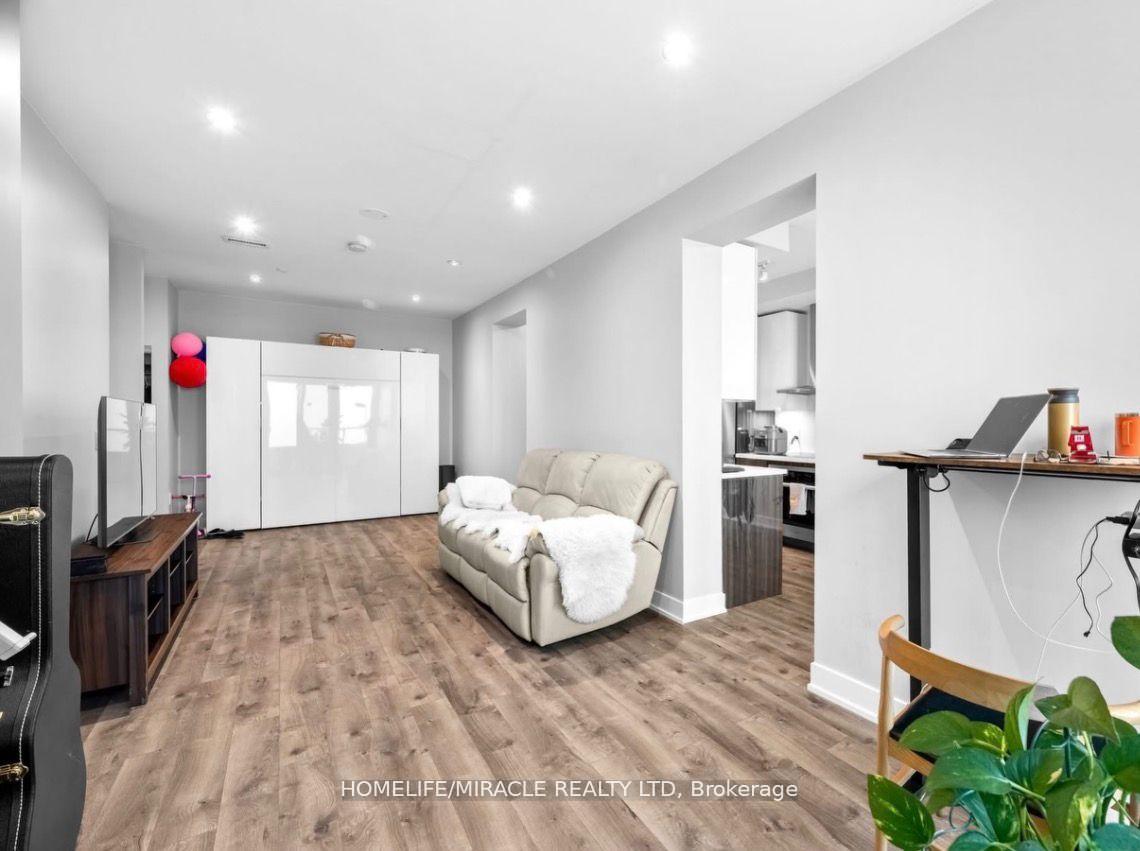 Photo 5 of Unit 4804, 20 Shore Breeze Drive, Etobicoke, Mimico — HOMEH