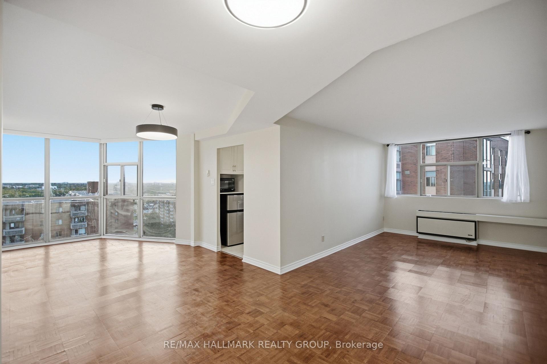 Photo 5 of Unit 1710, 2760 Carousel Crescent, Ottawa, Emerald Woods/Sawmill Creek — HOMEH