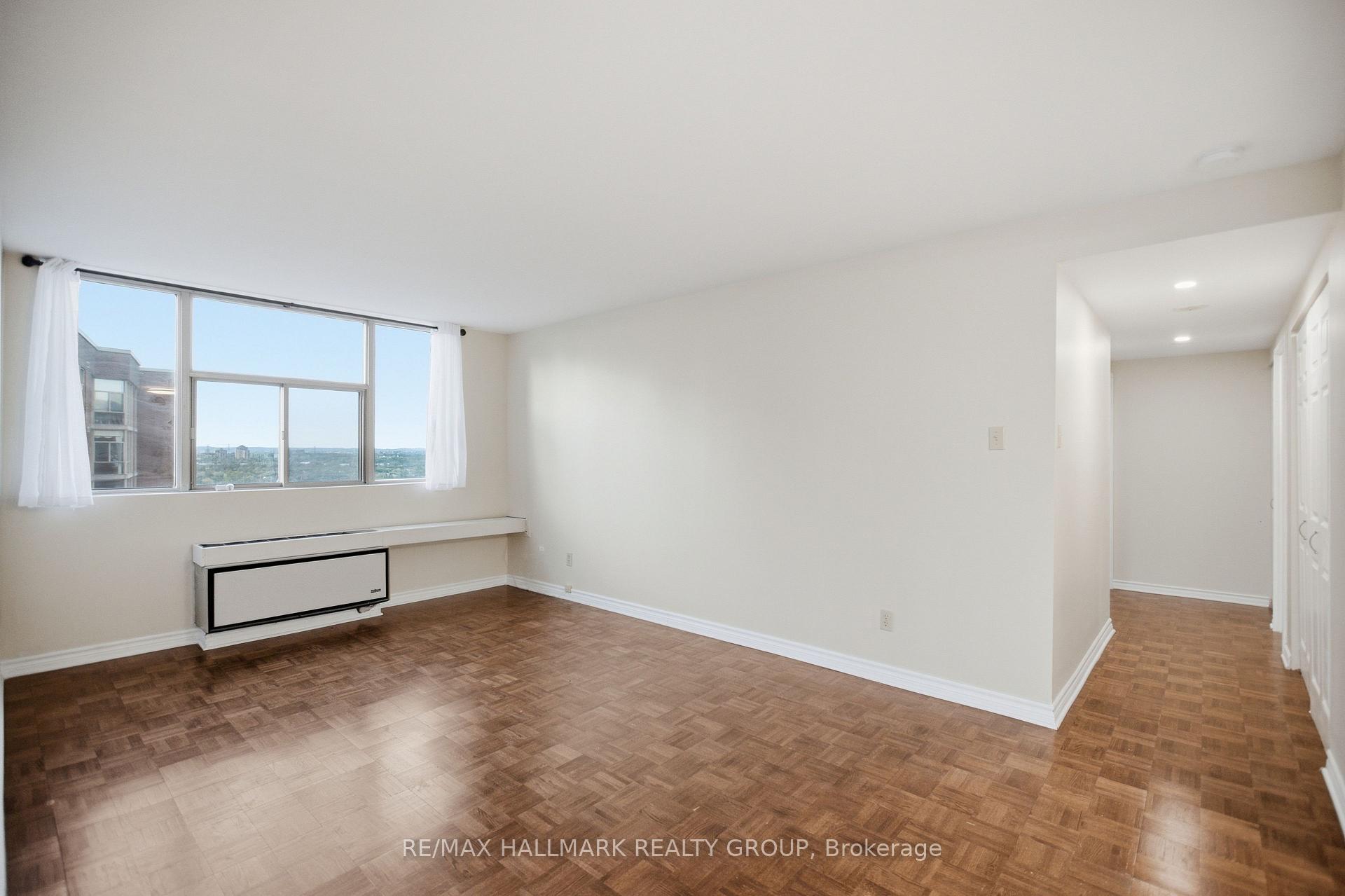 Photo 6 of Unit 1710, 2760 Carousel Crescent, Ottawa, Emerald Woods/Sawmill Creek — HOMEH