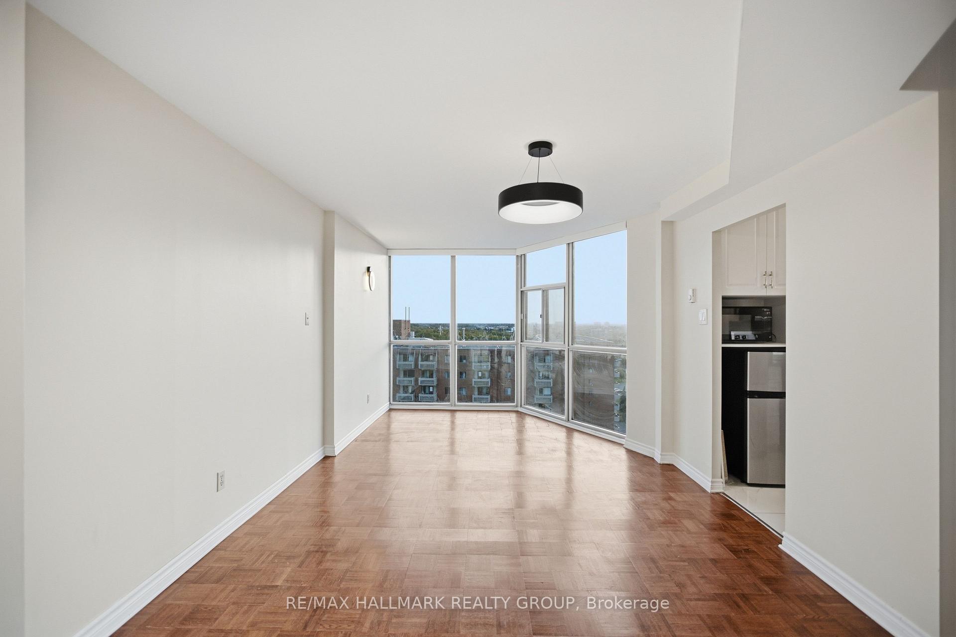 Photo 9 of Unit 1710, 2760 Carousel Crescent, Ottawa, Emerald Woods/Sawmill Creek — HOMEH