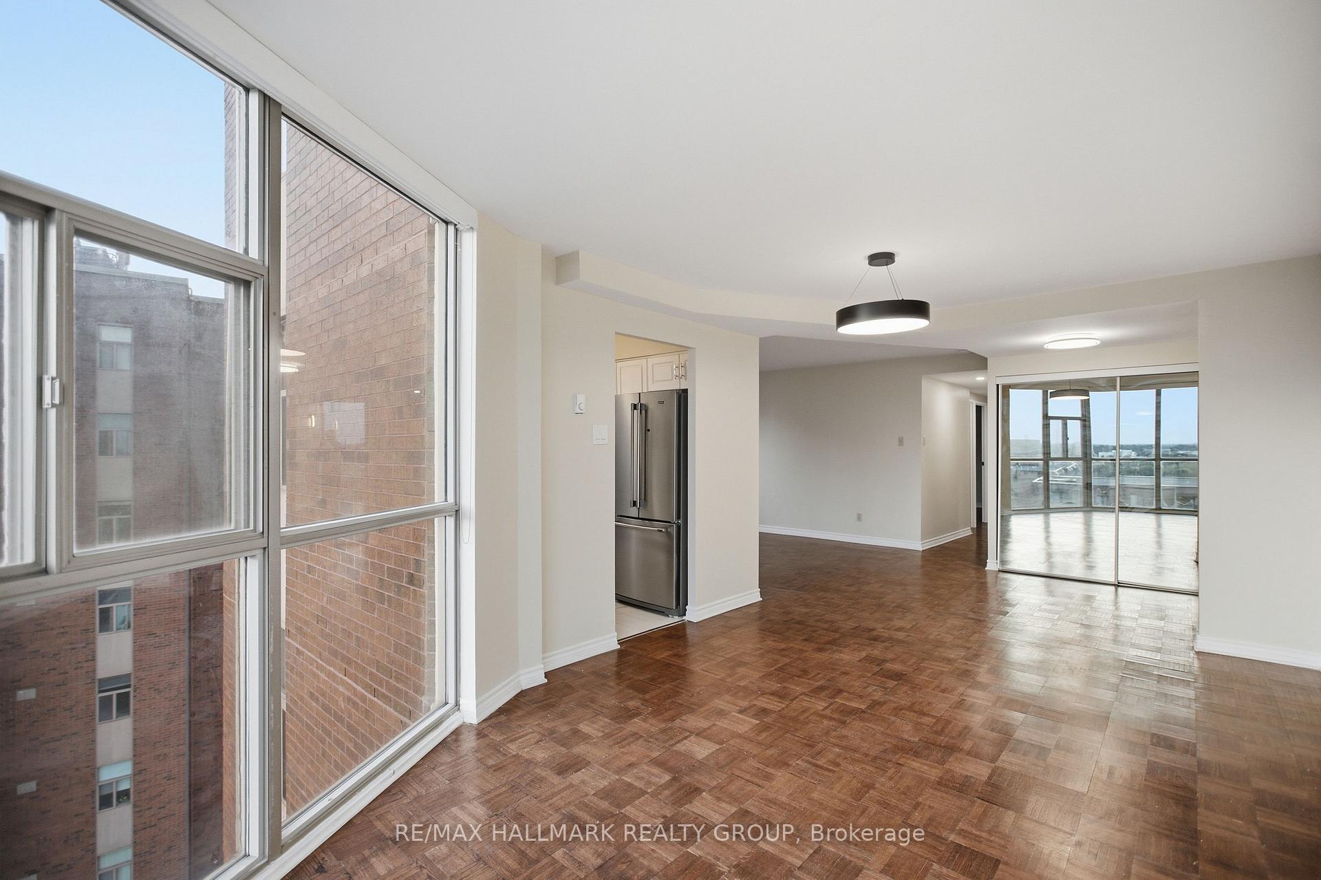Photo 10 of Unit 1710, 2760 Carousel Crescent, Ottawa, Emerald Woods/Sawmill Creek — HOMEH