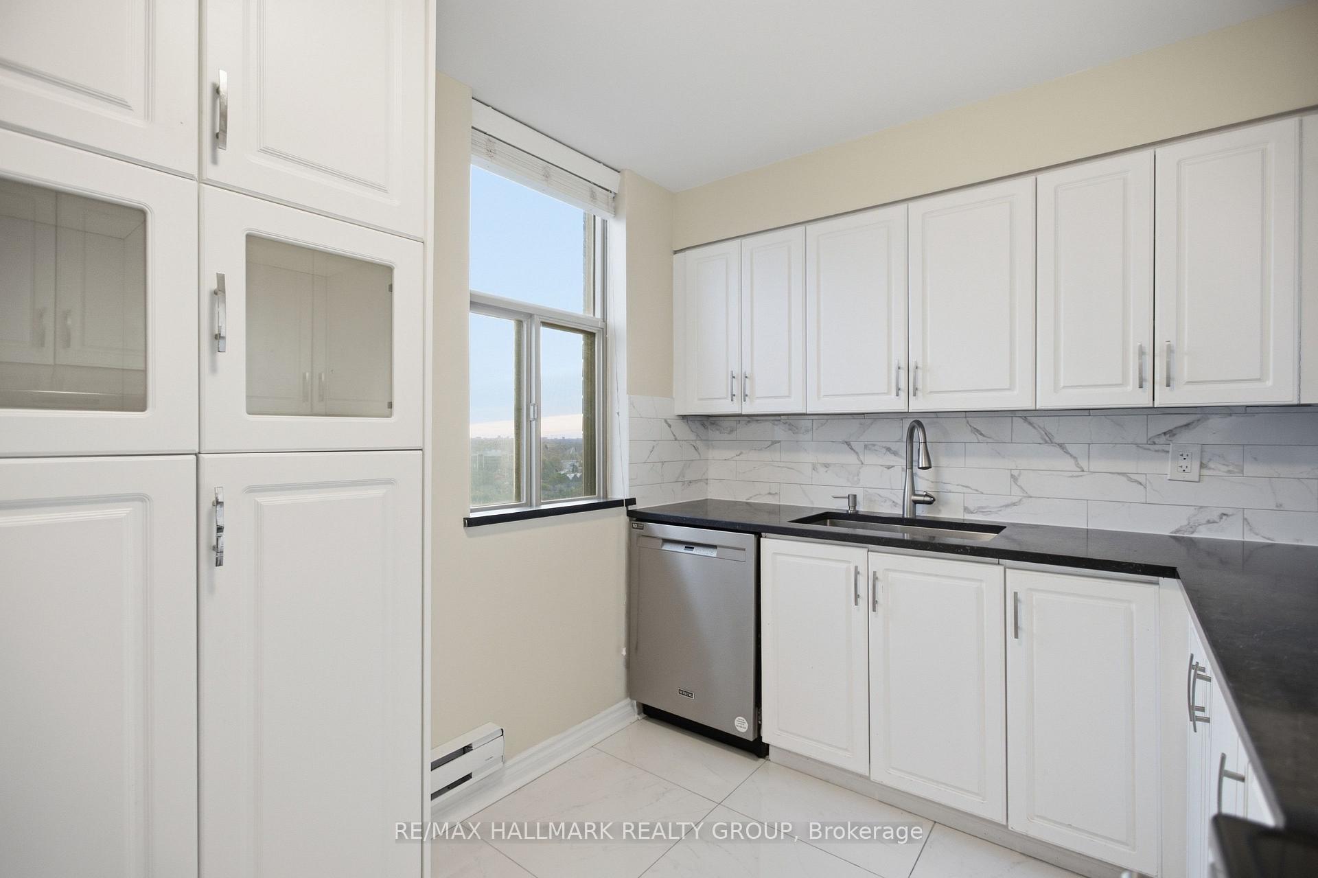 Photo 12 of Unit 1710, 2760 Carousel Crescent, Ottawa, Emerald Woods/Sawmill Creek — HOMEH
